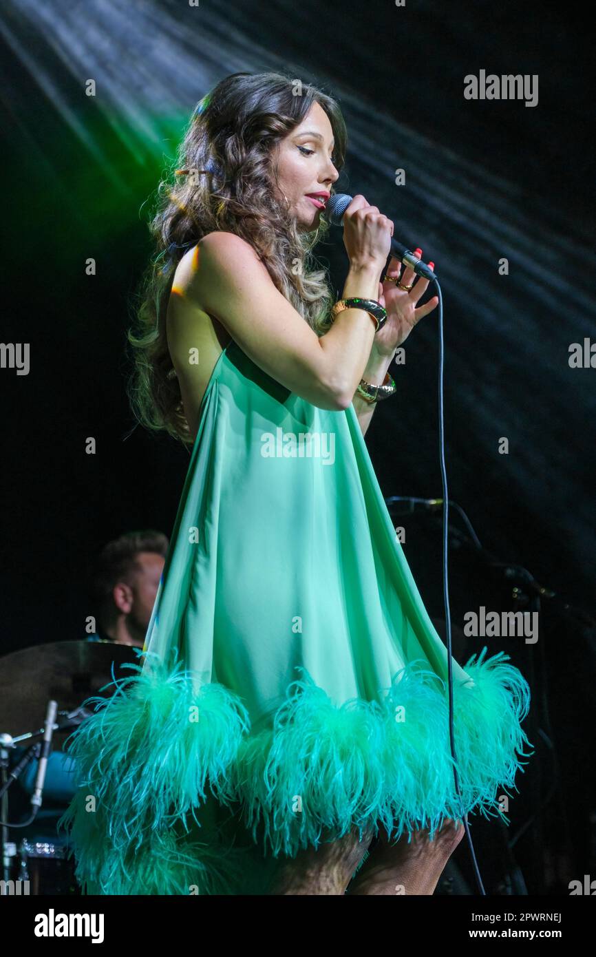 Georgia Cecile tritt beim Cheltenham Jazz Festival am 29. April 2023 auf Stockfoto