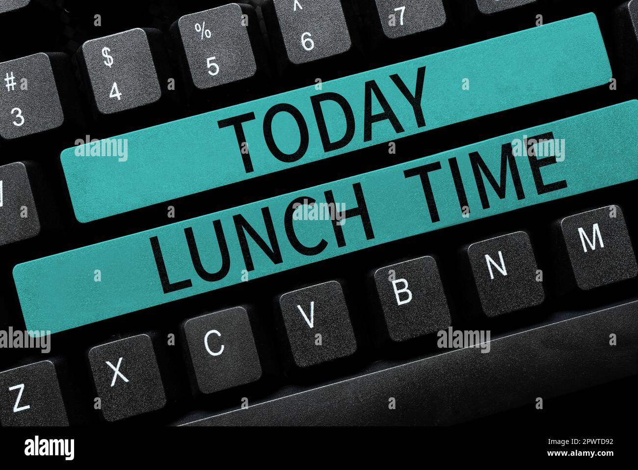 Konzeptionelle Bildunterschrift Mittagspause, Wort für Mahlzeit in der Mitte des Tages nach dem Frühstück und vor dem Abendessen Stockfoto