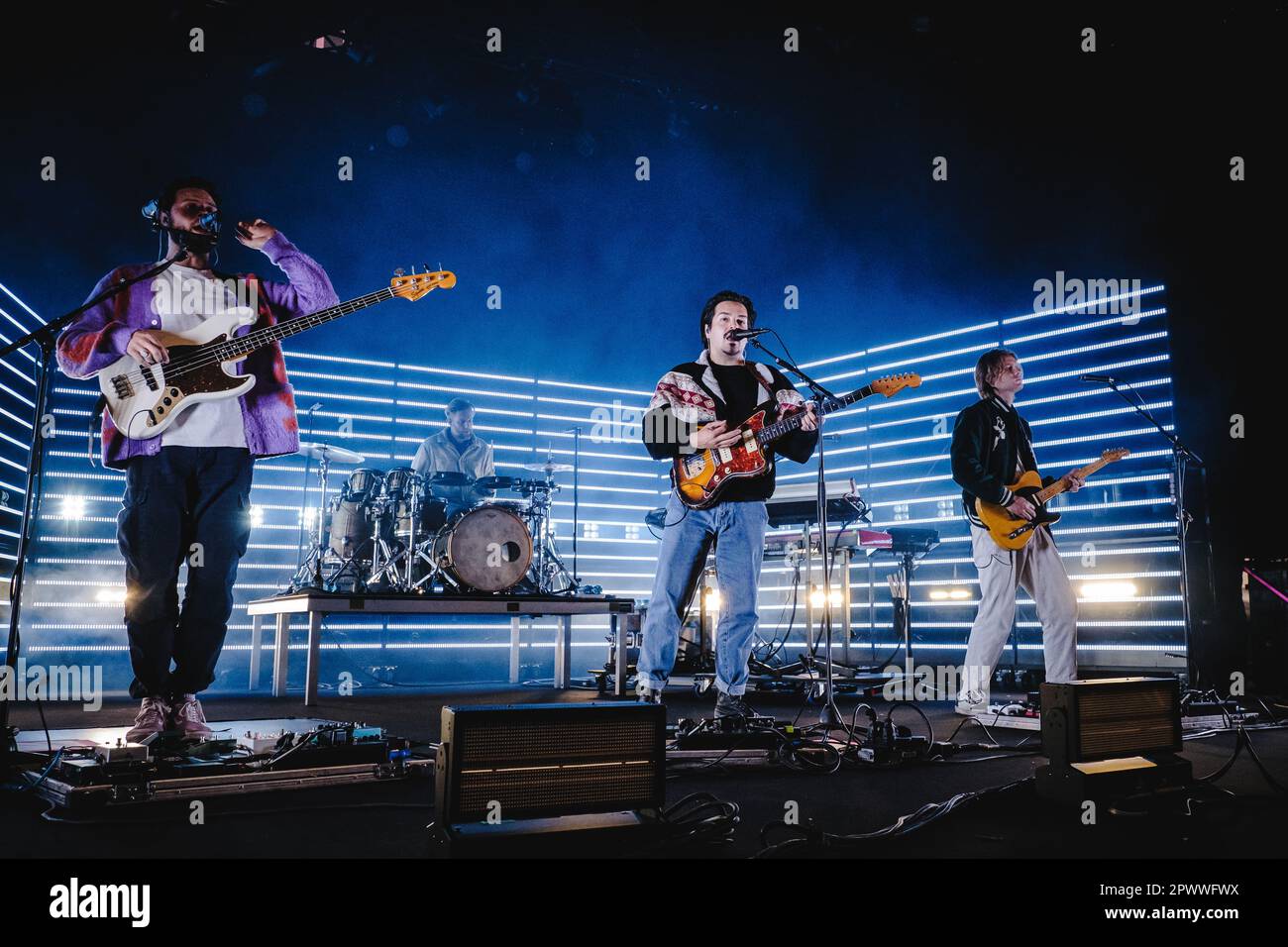 Bern, Schweiz. 30., 2023. April. Die deutsche Indie-Folk-Band Milky Chance führt im Rahmen der BYE BYE Festhalle in Bern ein Live-Konzert auf der Berner Expo auf. (Foto: Gonzales Photo - Tilman Jentzsch). Stockfoto