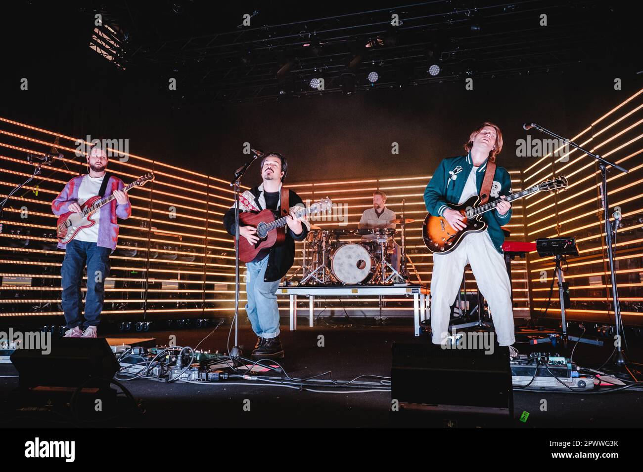 Bern, Schweiz. 30., 2023. April. Die deutsche Indie-Folk-Band Milky Chance führt im Rahmen der BYE BYE Festhalle in Bern ein Live-Konzert auf der Berner Expo auf. (Foto: Gonzales Photo - Tilman Jentzsch). Stockfoto