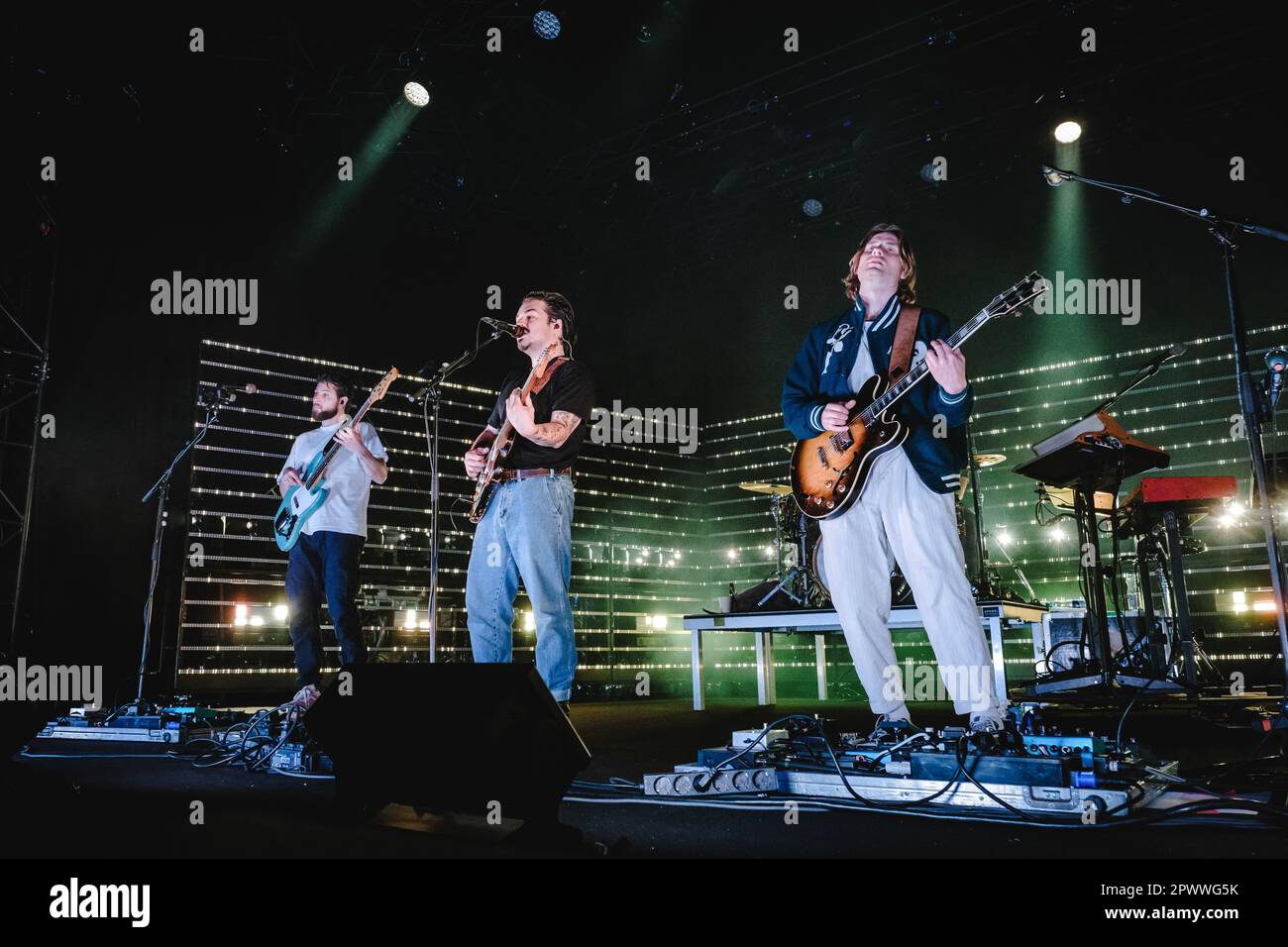 Bern, Schweiz. 30., 2023. April. Die deutsche Indie-Folk-Band Milky Chance führt im Rahmen der BYE BYE Festhalle in Bern ein Live-Konzert auf der Berner Expo auf. (Foto: Gonzales Photo - Tilman Jentzsch). Stockfoto