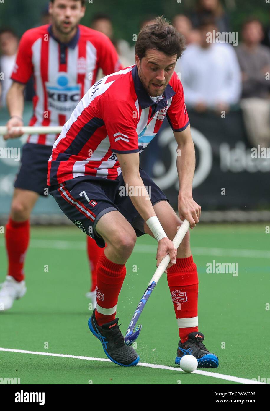 Brüssel, Belgien. 01. Mai 2023. Leopolds Arthur Verdussen wurde in Aktion während eines Hockeyspiels zwischen dem Royal Racing Club Bruxelles und dem Royal Leopold Club gezeigt, das am Montag, den 01. Mai 2023, in Uccle/Ukkel, Brüssel, am 21. Tag der Saison der belgischen Men Hockey League 2022-2023 stattfand. BELGA PHOTO VIRGINIE LEFOUR Kredit: Belga News Agency/Alamy Live News Stockfoto