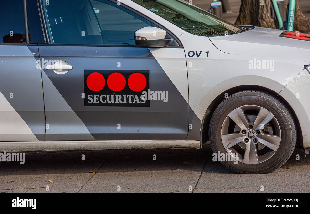 Göteborg, Schweden – September 20 2019: Logo des Sicherheitsunternehmens Securitas auf der Tür eines Autos. Stockfoto