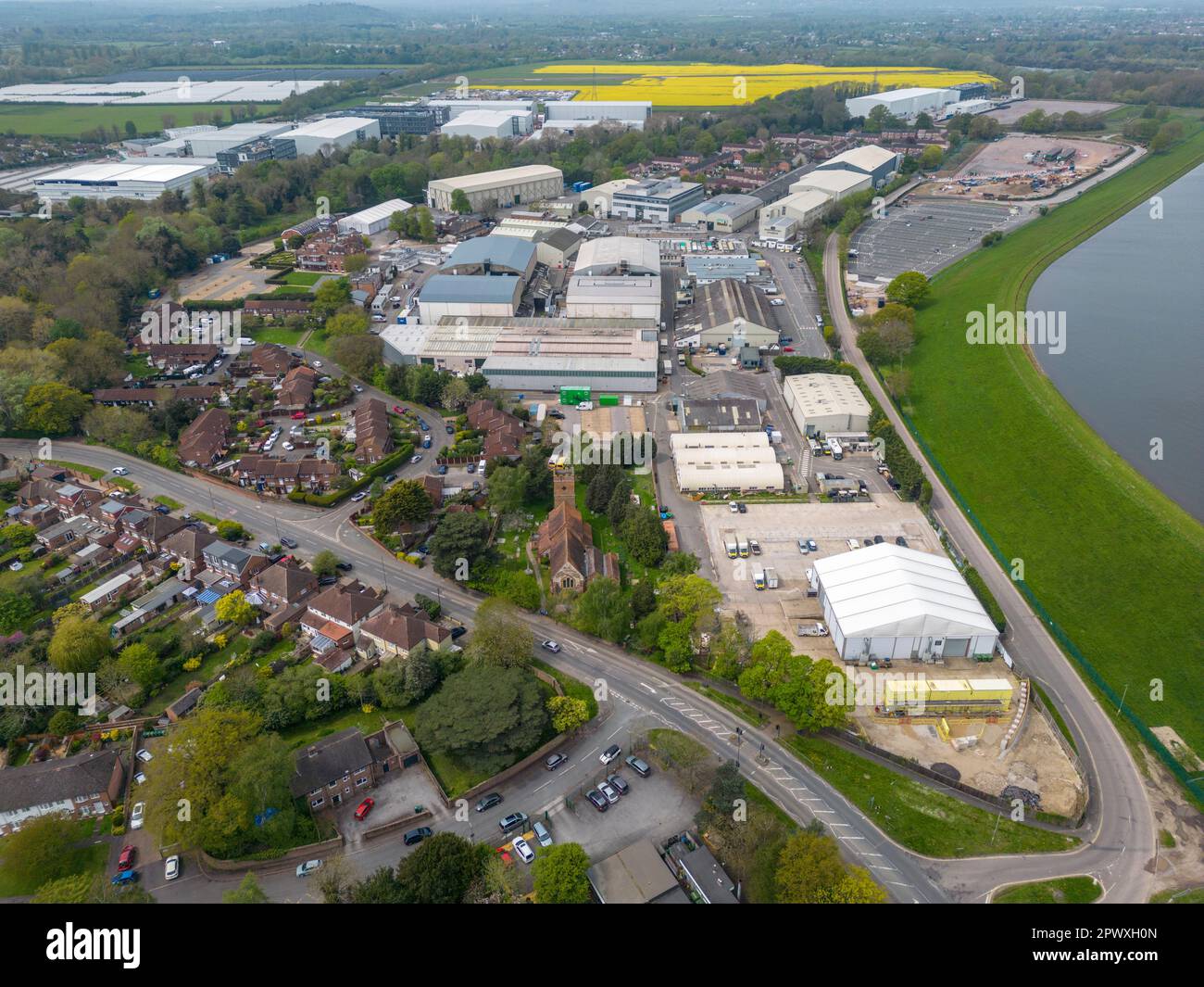 Luftaufnahme eines Teils der Shepperton Studios, Shepperton, Surrey, Großbritannien. Stockfoto
