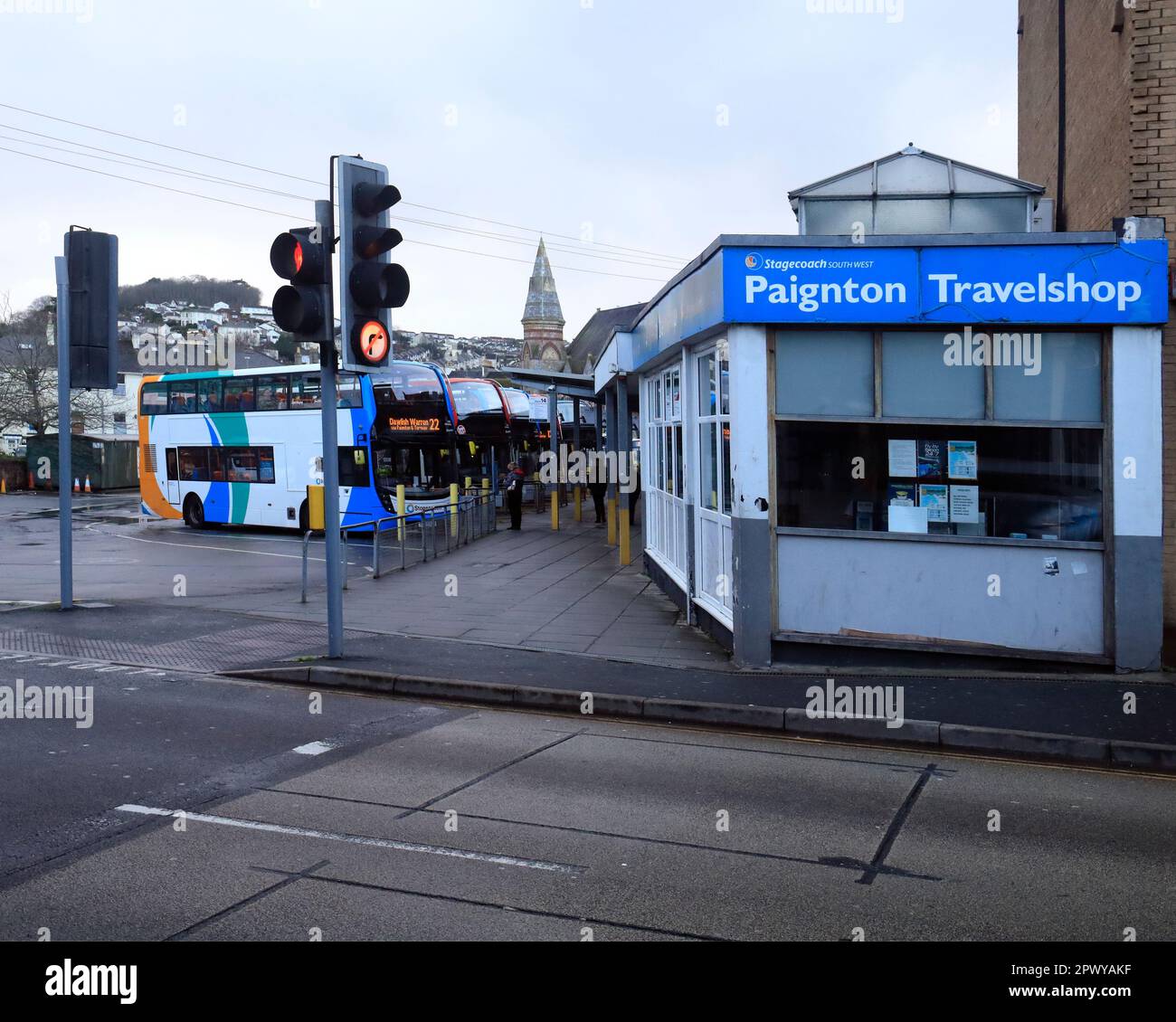 Der Busbahnhof Paignton wurde im Januar 2023 aufgenommen. Stockfoto