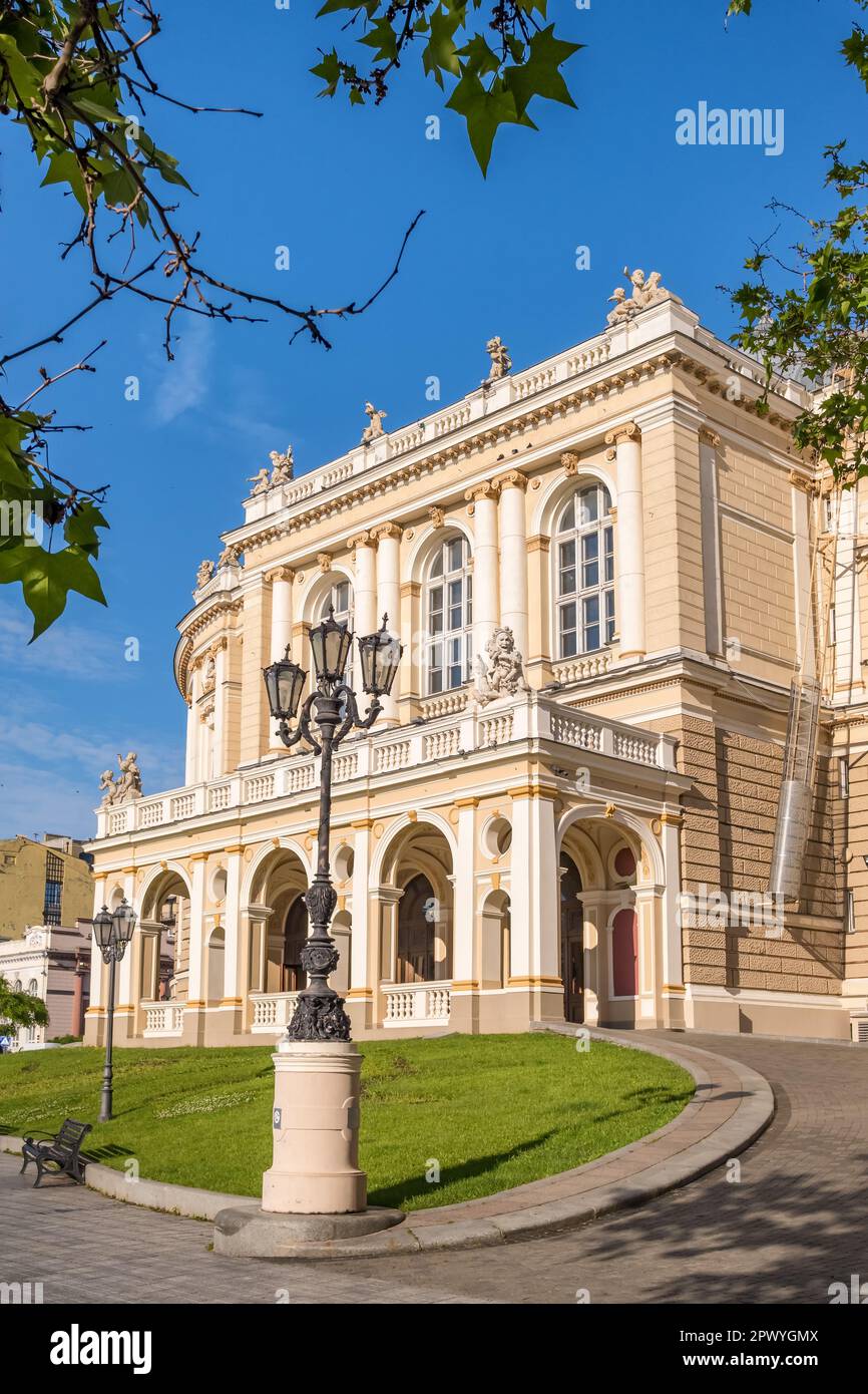 Schönes Gebäude des Opern- und Balletttheaters in Odessa, Ukraine Stockfoto