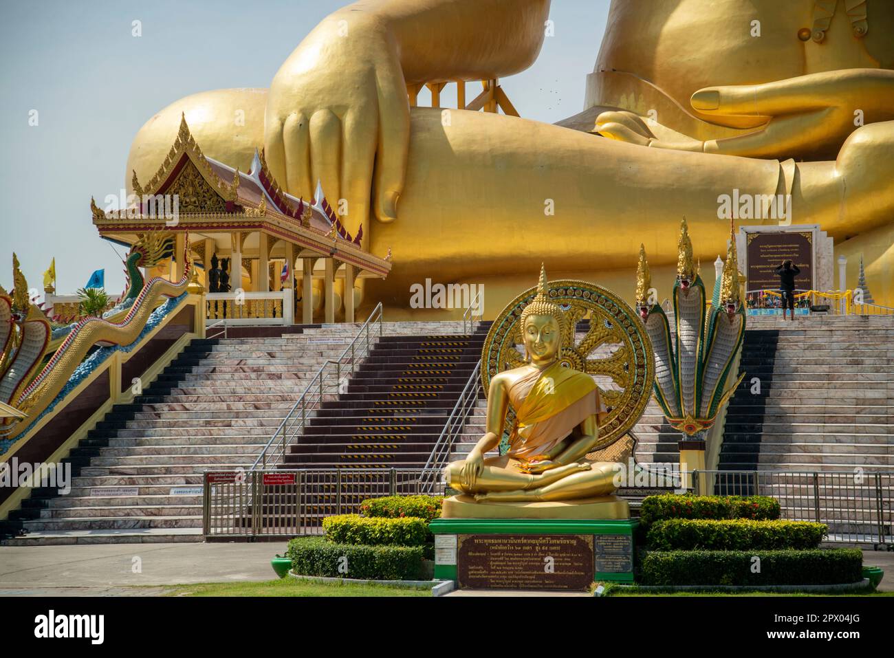 The Wat Muang in the Village of Wiset Chai Chan in the Province of Ang Thong in Thailand, Thailand, Ang Thong, November 2022 Stockfoto