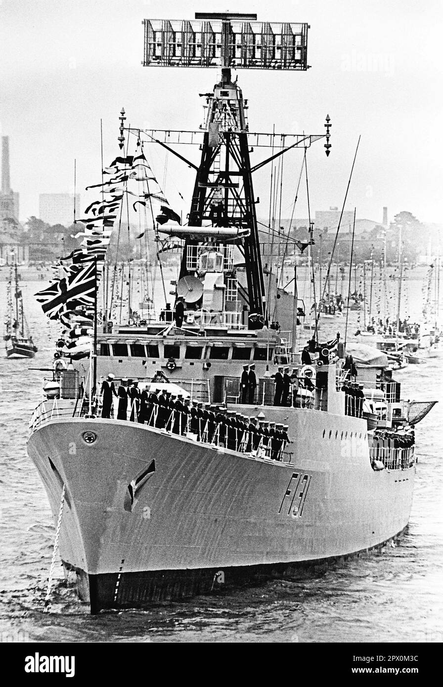 AJAXNETPHOTO. JUNI 1977. SPITHEAD, ENGLAND. FREGATTE HMS NUBIAN BEI DER SPITHEAD-FLOTTENÜBERPRÜFUNG. FOTO: JONATHAN EASTLAND/AJAX REF:232404 81 Stockfoto