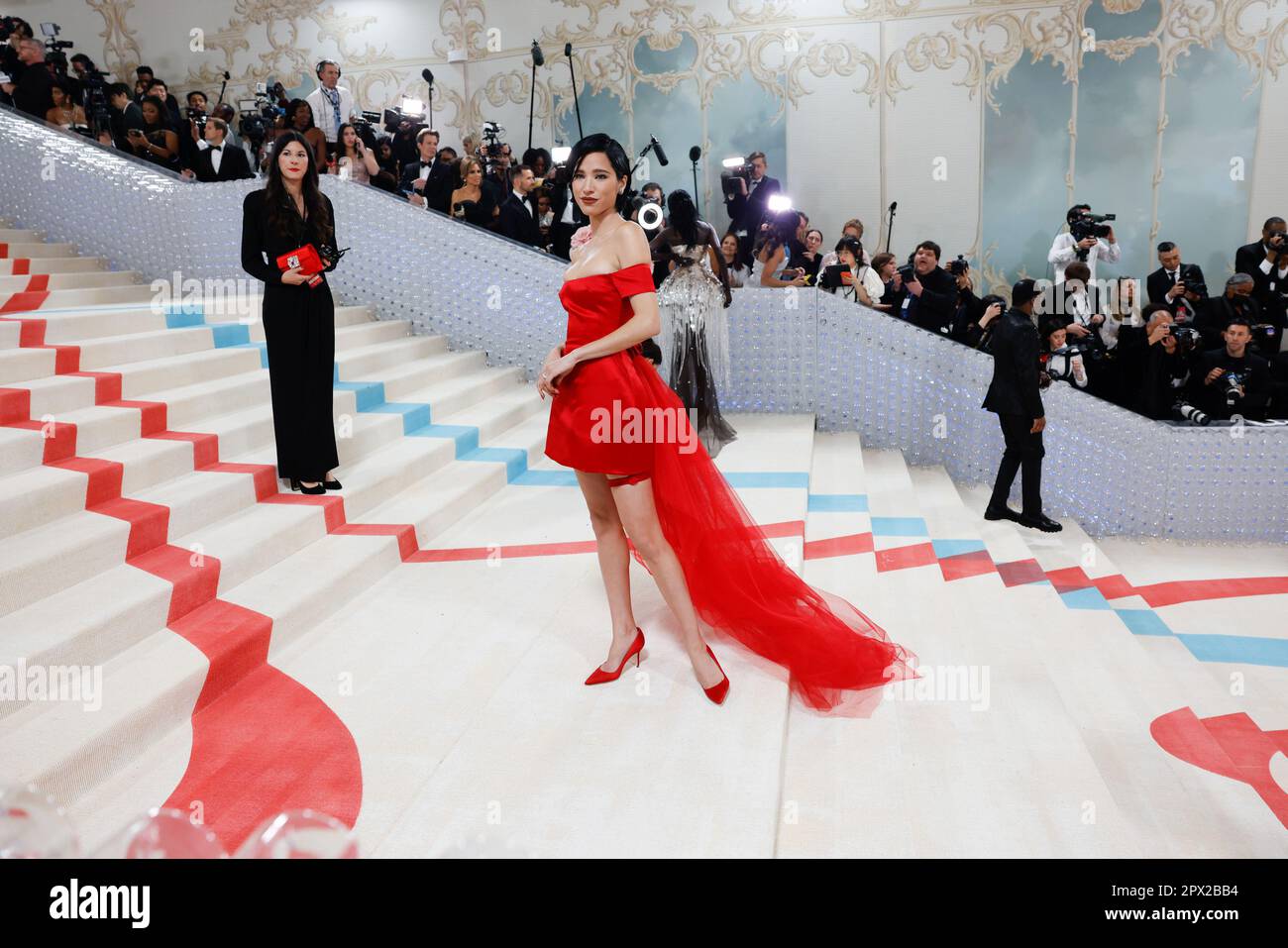 New York, Usa. 01. Mai 2023. Kelsey Asbille Chow kommt auf dem roten
