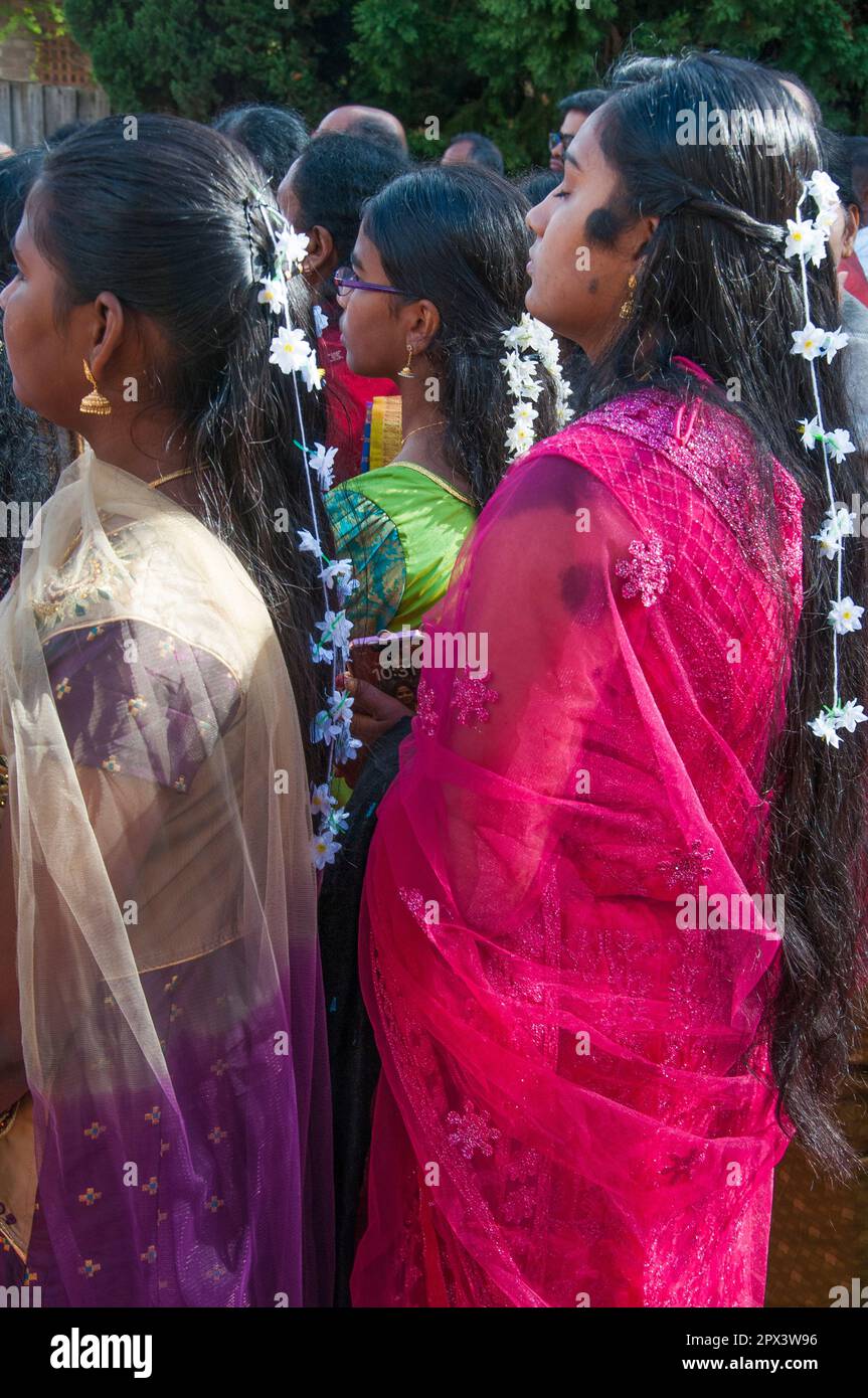 Anbeterinnen beim Mahotsavam Chariot Festival 2023 der Tamil Hindu Community, Melbourne, Australien Stockfoto