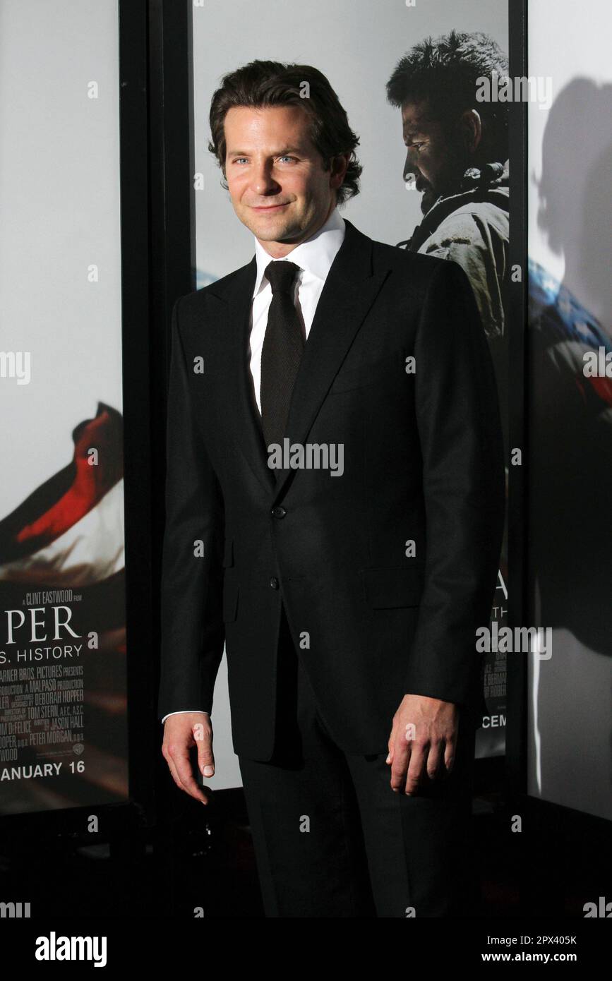Bradley Cooper besucht die Premiere von Warner Bros Pictures' „American Sniper“ im Jazz in der Frederick P. Rose Hall im Lincoln Center in New York City am 15. Dezember 2014. Foto: Henry McGee/MediaPunch Stockfoto