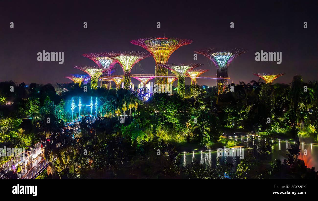 Knstliche bume singapur -Fotos und -Bildmaterial in hoher Auflsung   Alamy