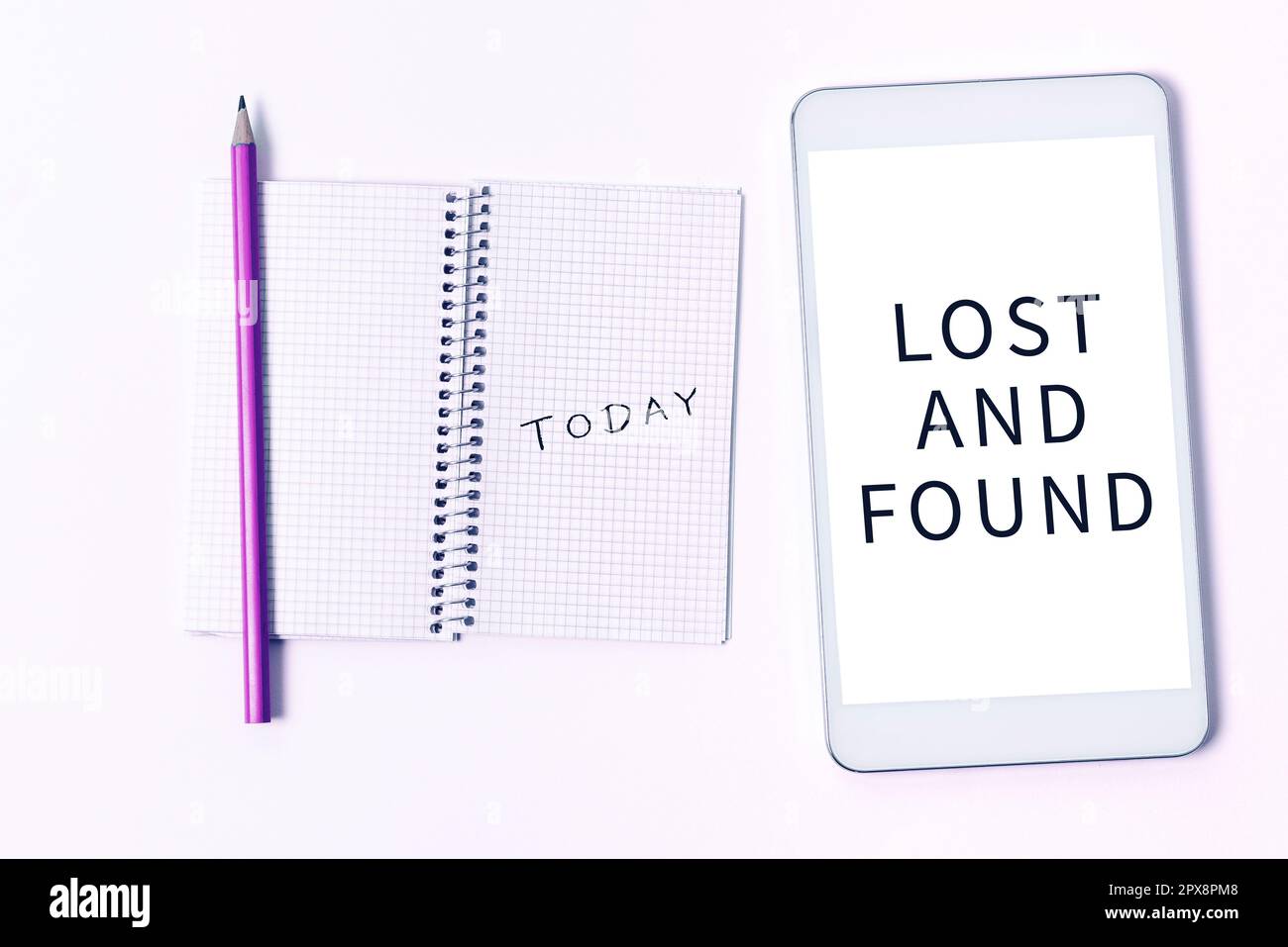 Handgeschriebenes Schild Lost and Found, Business Concept Place, wo Sie vergessene Dinge finden Suchdienst Stockfoto