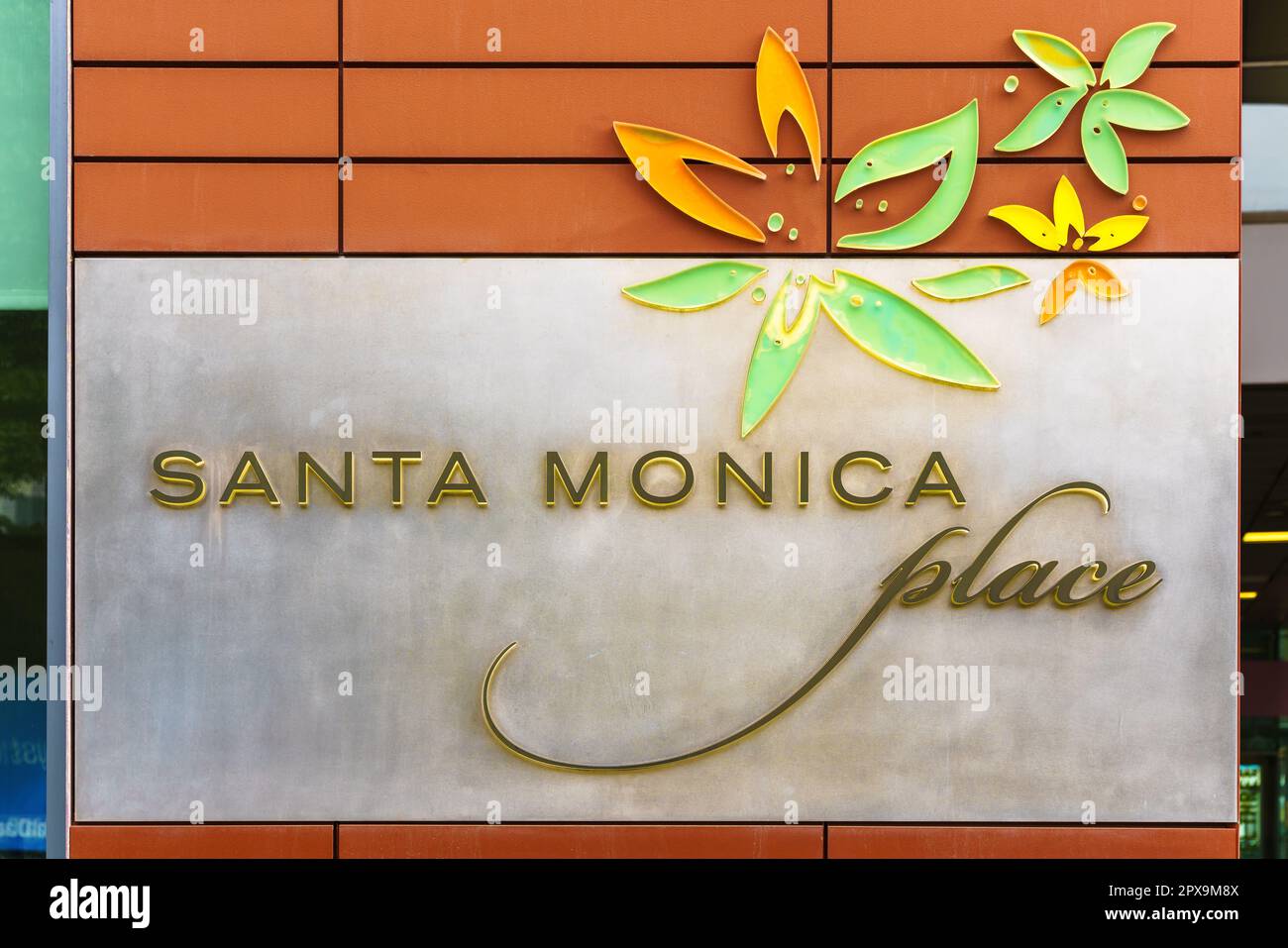 Santa Monica Place. Einkaufsviertel in Santa Monica, Los Angeles, Kalifornien, USA. Hier finden Sie eine Vielzahl von Geschäften, darunter viele Luxusgeschäfte. Stockfoto
