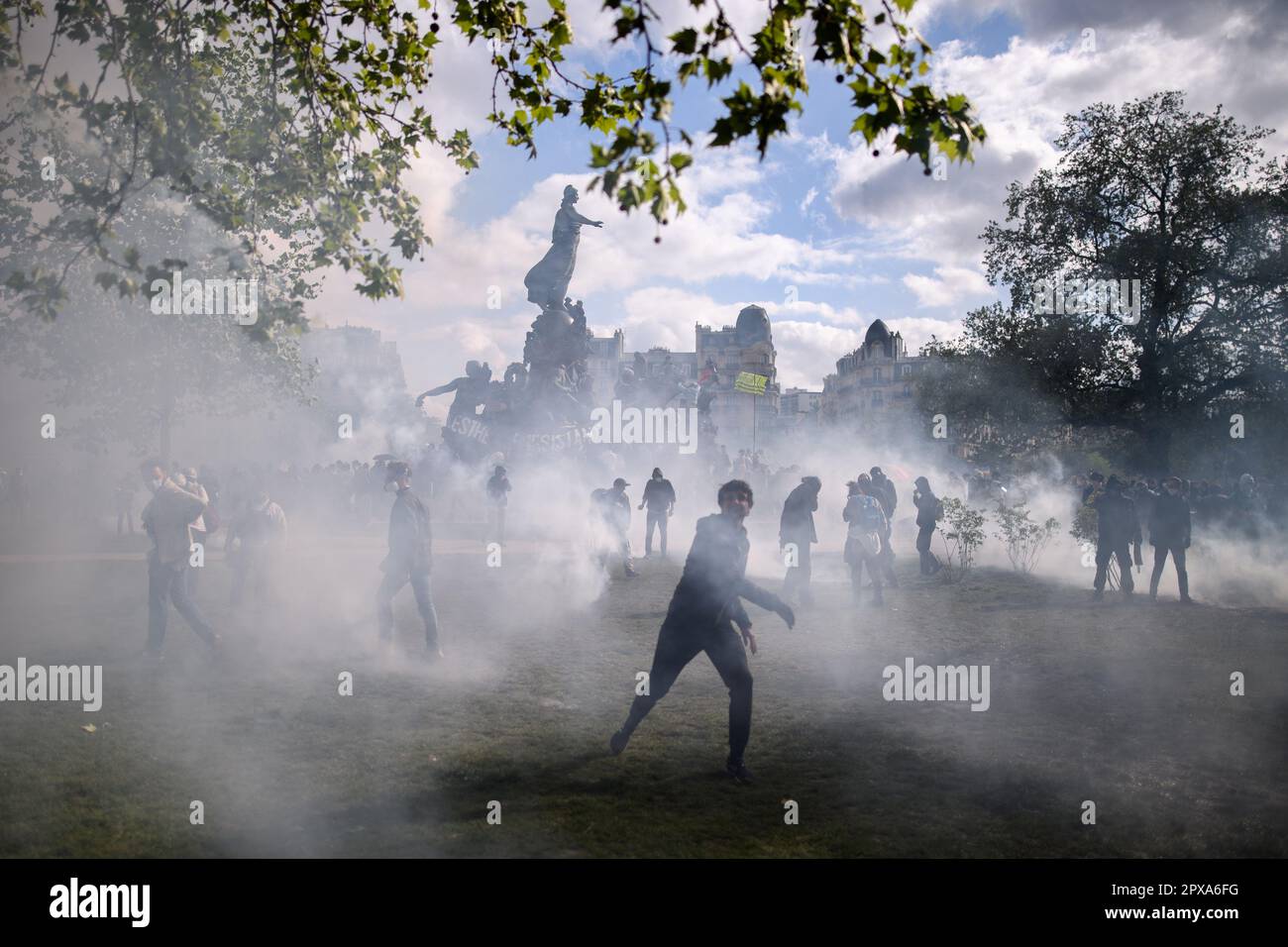 Paris, Frankreich. 1. Mai 2023. Zusammenstoß radikaler Demonstranten mit der Polizei während der Demonstration am 2023. Mai in Paris. Kredit: LE PICTORIUM/Alamy Live News Stockfoto