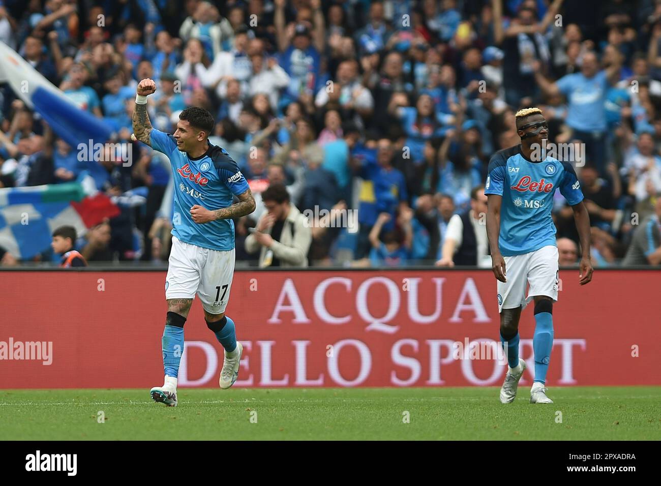 Neapel, Italien. 30. April 2023. Mathias Olivera von SSC Napoli feiert nach einem Treffer im Spiel der Serie A zwischen SSC Napoli und US Salernitana auf der Stockfoto