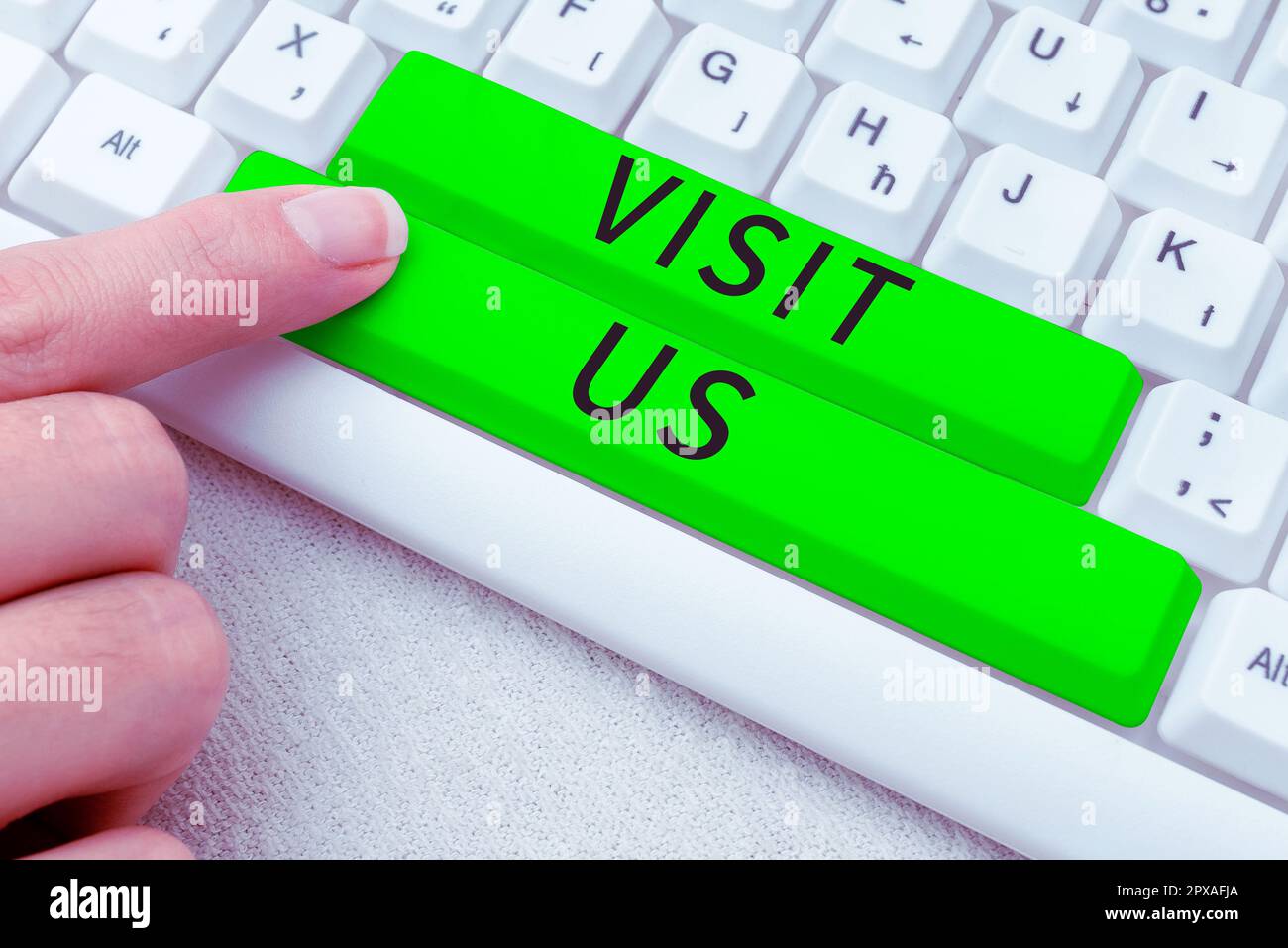 Schild mit der Aufschrift Visit US, Word for Invitation Beobachten Sie Eine Webseite Link to Homepage Blog Internet Stockfoto