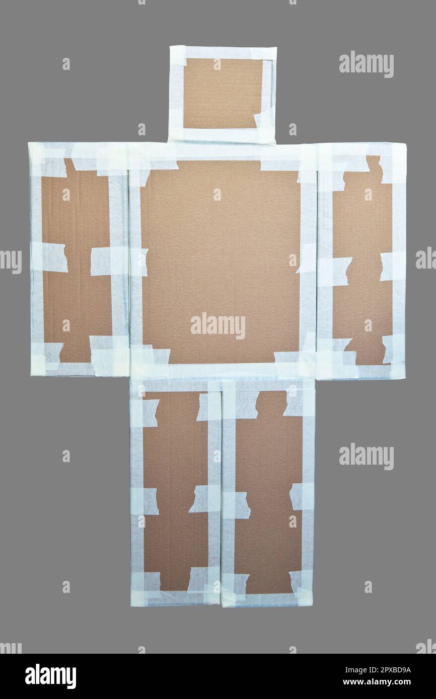 Sie machten die weltberühmte roblox-Figur aus Pappe und klebten sie mit Klebeband auf weißem Hintergrund Stockfoto