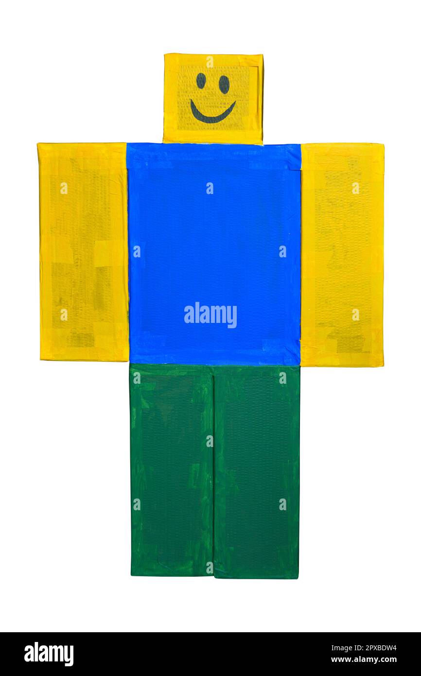 Sie haben den weltberühmten Smiley roblox aus Pappe gemalt, isoliert auf weißem Hintergrund Stockfoto