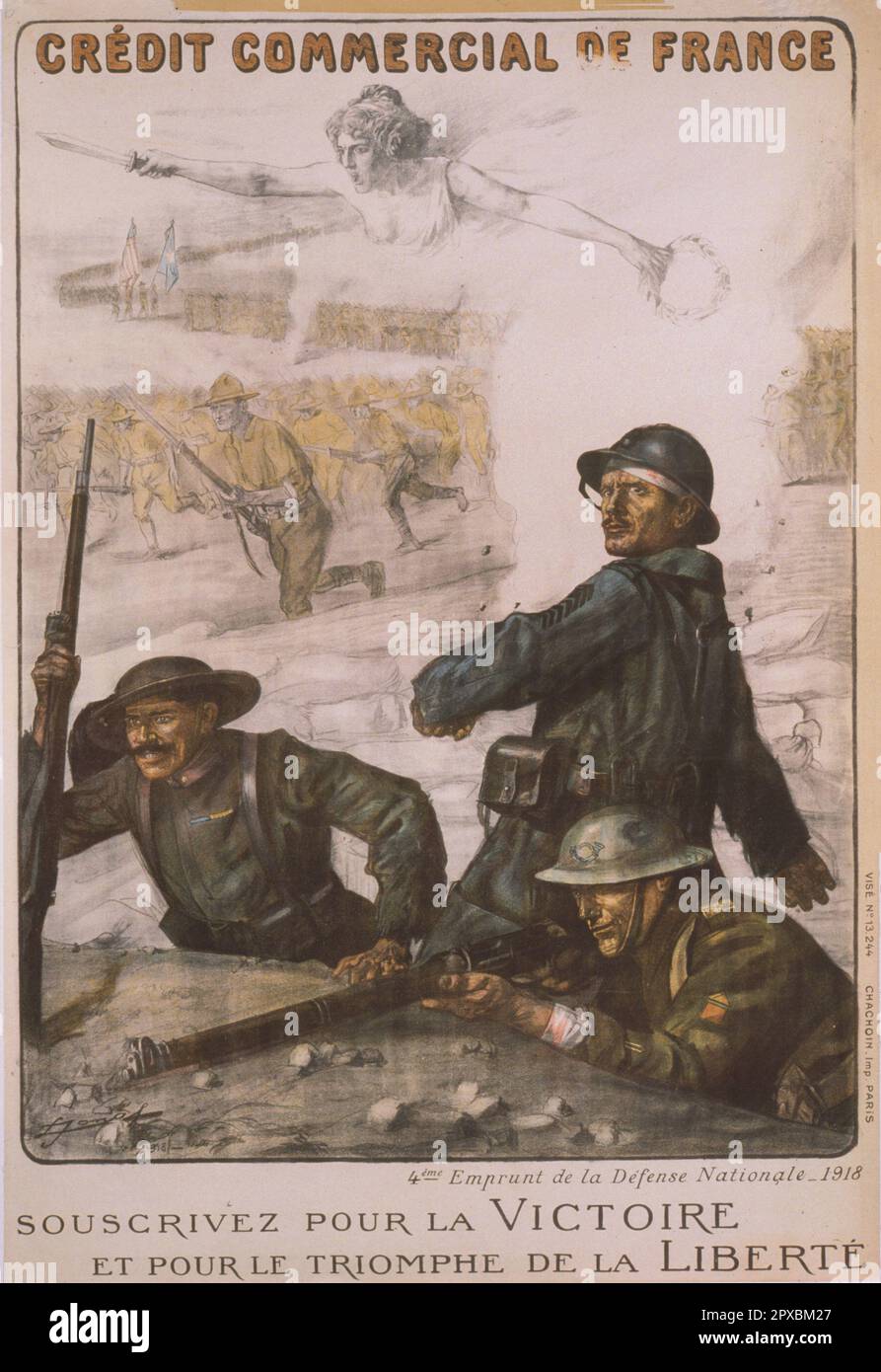 Erster Weltkrieg Französisches Poster. Crédit Commercial de France 4. National Defence Loan - 1918. Abonnieren Sie den Sieg und den Triumph der Freiheit. Französische Soldaten in einem Graben. Dahinter sind schwache Umrisse amerikanischer Soldaten. Im fernen Hintergrund hält Victory eine Krone Lorbeer und ein Schwert in der Hand. Stockfoto