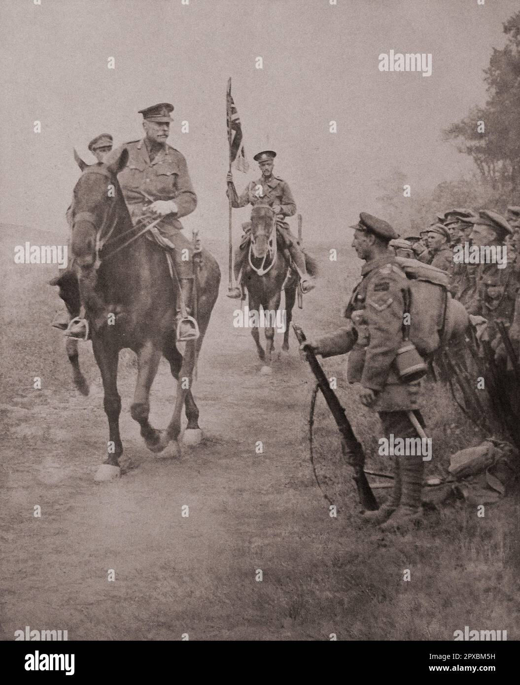 Erster Weltkrieg Die Gewinner von Queant-Drocourt. Marschall Haig kündigte eine Abordnung kanadischer Truppen an, die am 31. August 1918 nach einer epischen Schlacht die Positionen von Queant-Drocourt, nördlich der Scarpe, übernahmen. Stockfoto