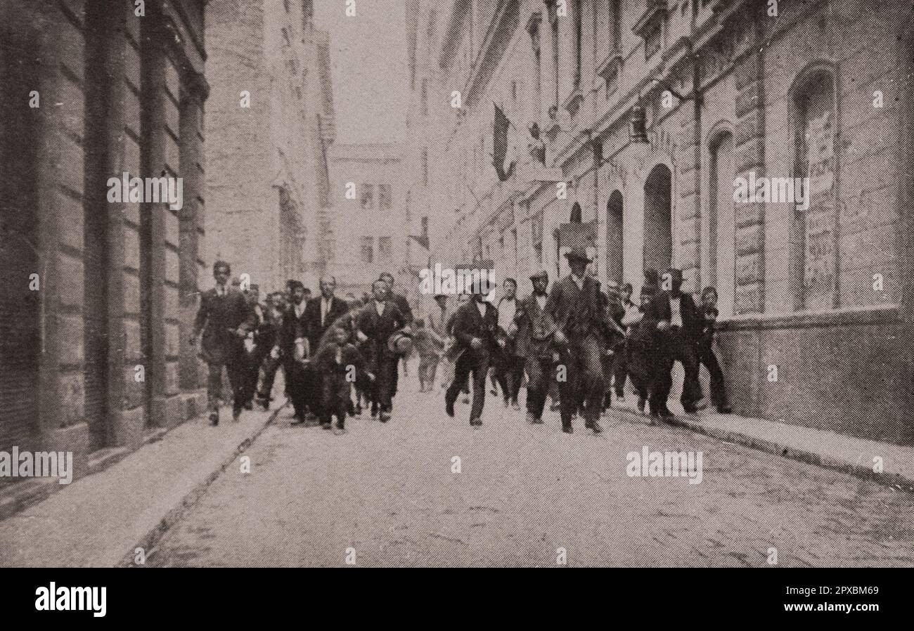 Erster Weltkrieg Die Folgen der tragischen Ereignisse in Sarajewo. 1914 turbulente Kroaten-Banden durchstreifen die Straßen. Stockfoto