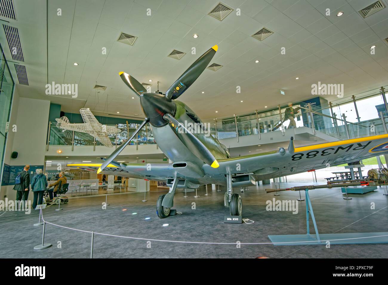 Das Töpfermuseum Spitfire Hall. RW388 Dollar wurden Stoke-on-Trent gegeben. Es ehrt Reginald Mitchell, den Staffordshire-Designer der Spitfire. Stockfoto