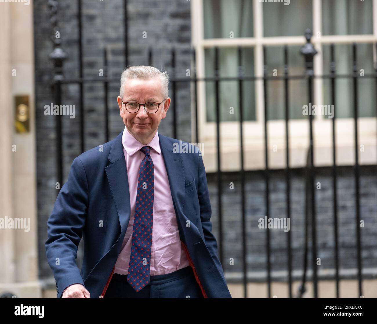 London, Großbritannien. 02. Mai 2023. Michael Gove, Leveling Up Secretary, verlässt eine Kabinettssitzung in der Downing Street 10 London. Kredit: Ian Davidson/Alamy Live News Stockfoto