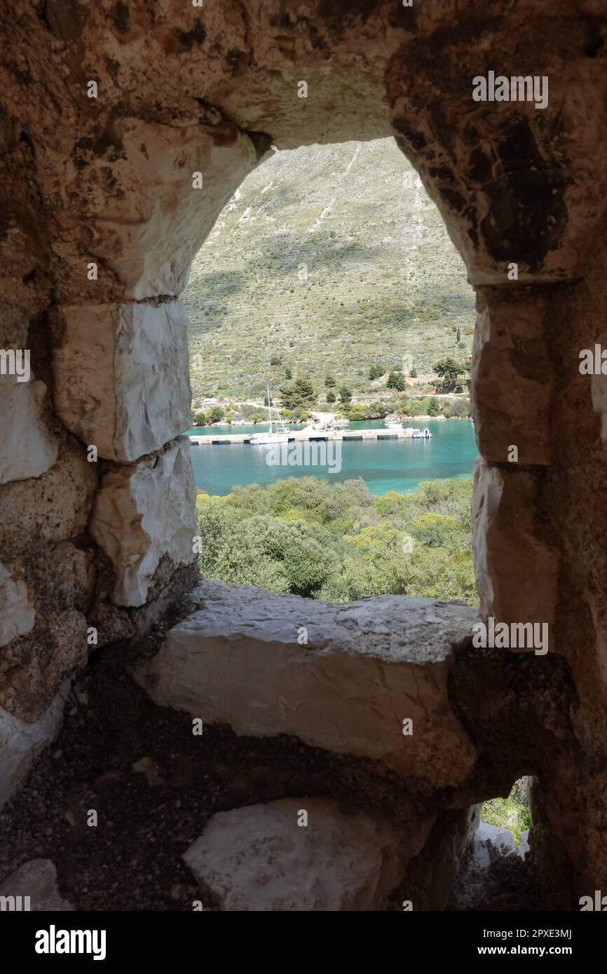 Blick vom Schloss Ali Pasha auf Porto Palermo, Albanien Stockfoto