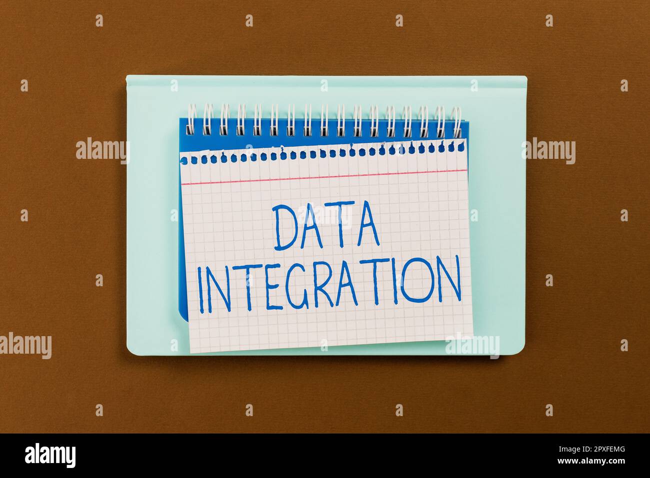 Inspiration zur Darstellung von Signage Data Integration, Konzept bedeutet die Kombination von Daten, die sich in verschiedenen Quellen befinden Stockfoto