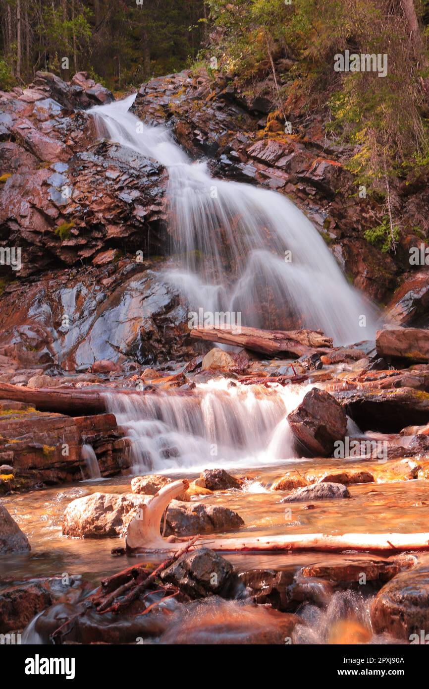 Hier sind einige Wasserfälle von meiner Wanderung auf dem Three Sisters Creek Trail. Stockfoto