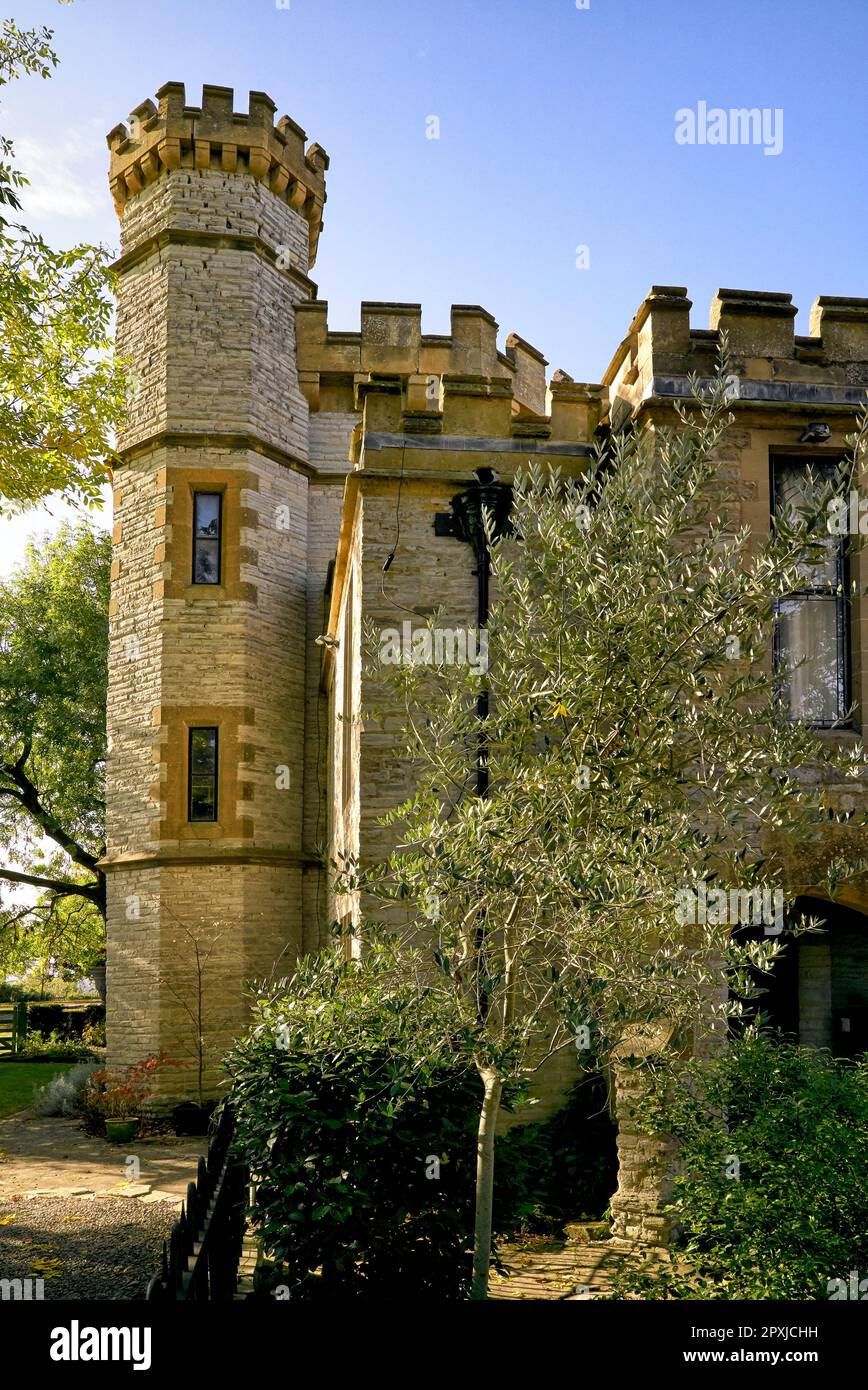 Clopton House Tower. Stratford-upon-Avon, England Großbritannien. Auch bekannt als "das kleine Schloss" mit gewölbtem Dach. Es geht auf 1850 zurück, England, Großbritannien Stockfoto