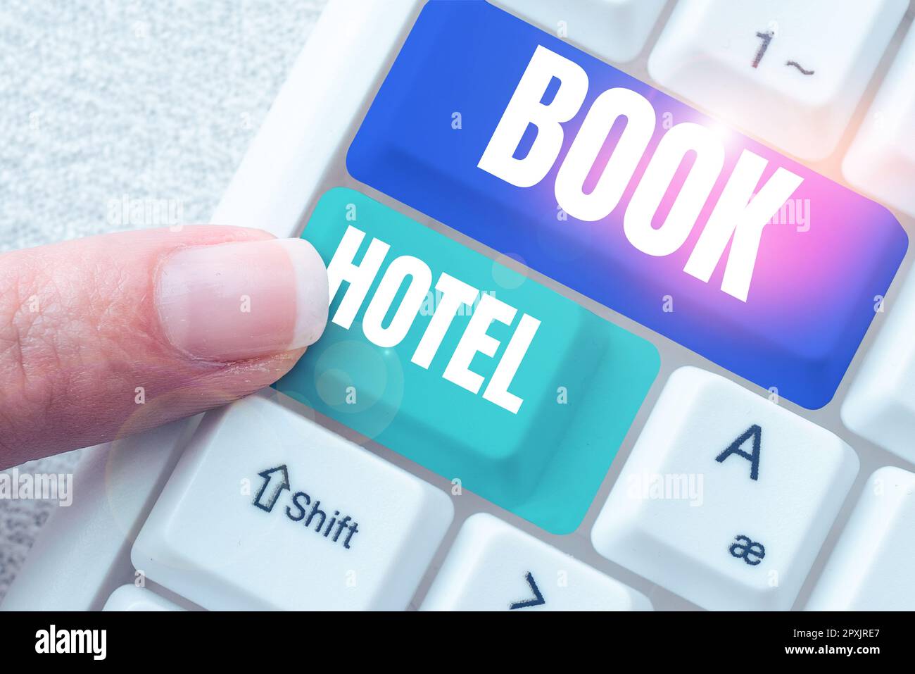 Konzeptionelle Ausstellung Buchen Sie Hotel, Geschäftsübersicht eine Vereinbarung, die Sie für ein Hotelzimmer oder eine Unterkunft treffen Stockfoto