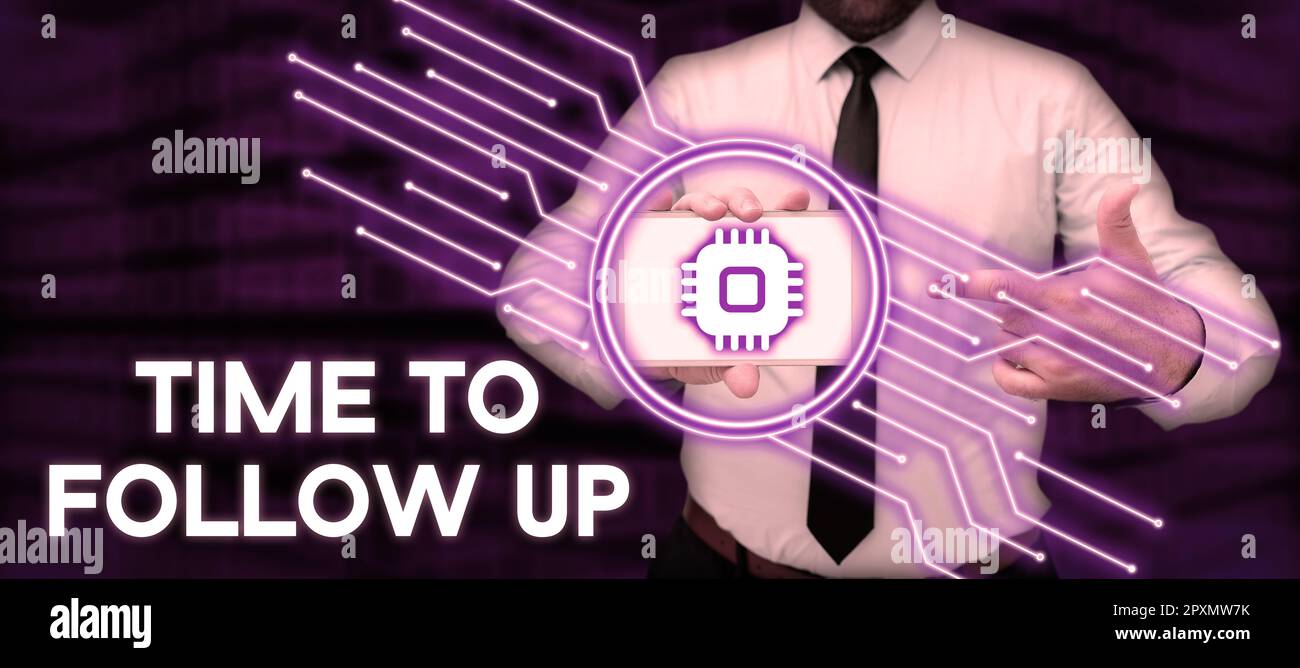 Schreiben mit Anzeige von „Time to Follow Up“ (Zeit bis Nachverfolgung), „Internet Concept Enquiry“ (Internetanfrage zur vorherigen Aufgabe) oder „Information Continue“ (Fortsetzung der Informationen Stockfoto