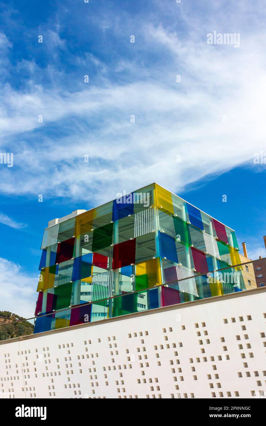 Das Pompidou Centre in El Cubo Malaga Andalucia Spanien ist eine Galerie und ein Kunstzentrum, entworfen von Javier Pérez de la Fuente und Juan Antonio Marín Malavé. Stockfoto
