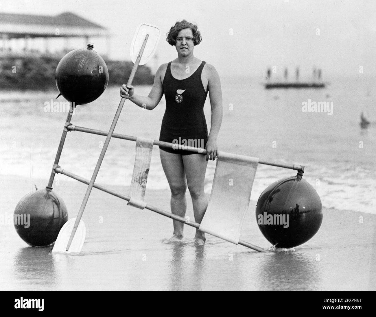 Gertrude Ederle. Portrait des amerikanischen Schwimmers und Olympiasiegers Gertrude Caroline Ederle (1905-2003) von Underwood und Underwood, 1925. Im August 1926 schwamm sie als erste Frau über den Ärmelkanal. Stockfoto