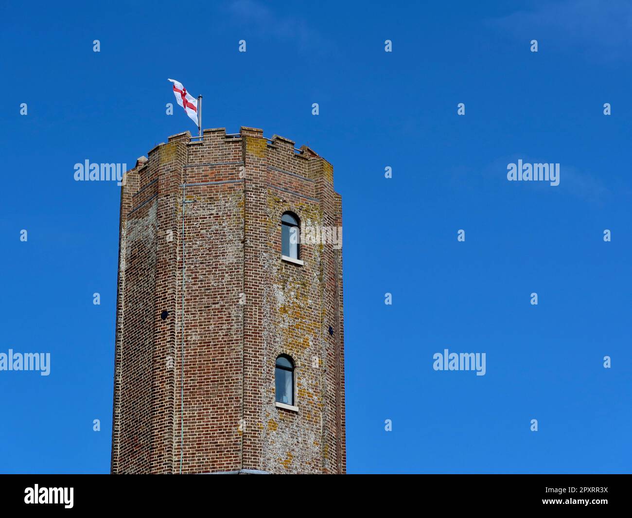 Walton on the Naze, Essex, Großbritannien, 2. Mai 2023: Naze Tower, 86 Meter hohes 2-Weltkulturerbe. Brick hat 1720 Navigationshilfe gebaut. Stockfoto