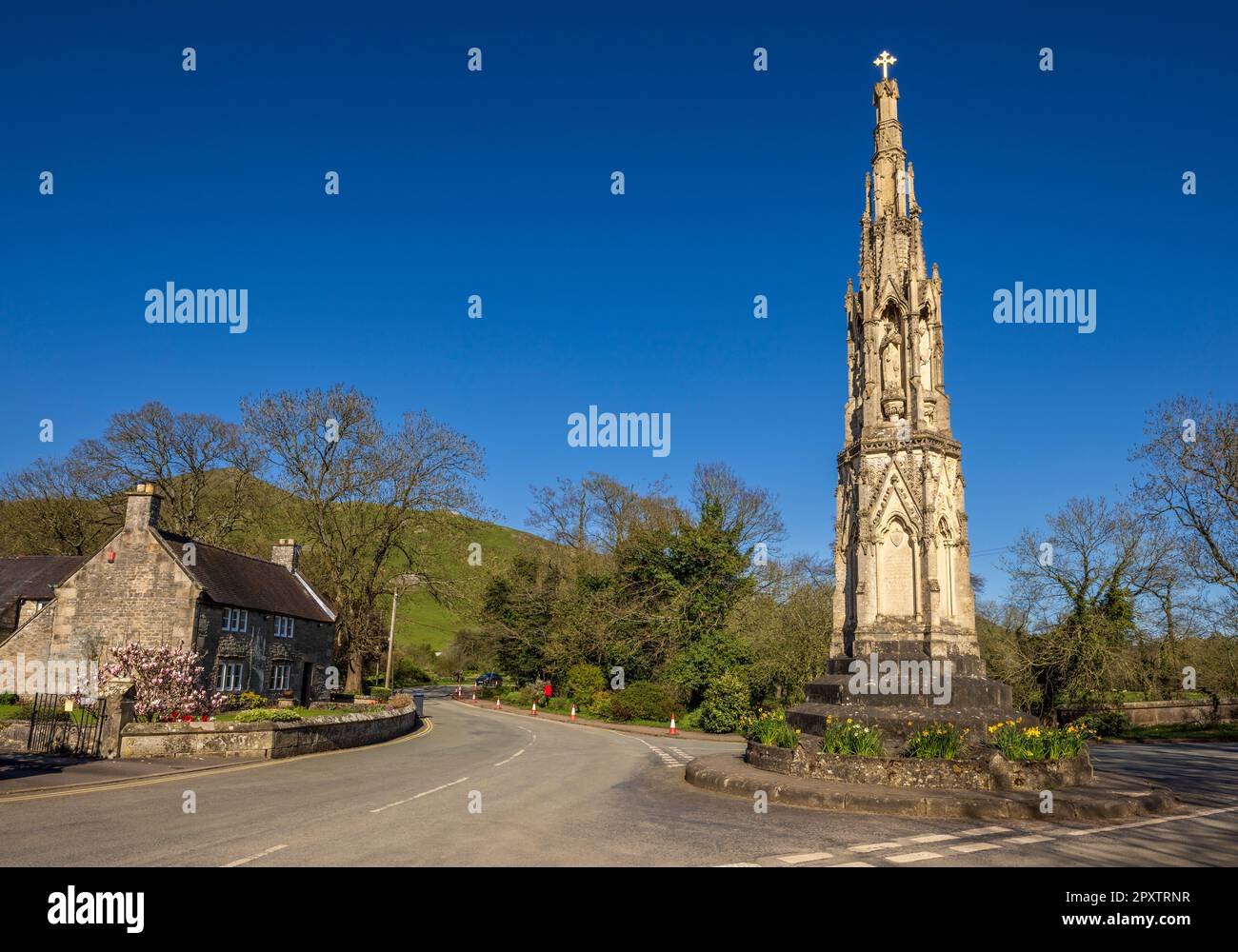 Das Ilam Cross Monument im Ilam, Peak District National Park, Derbyshire, England Stockfoto