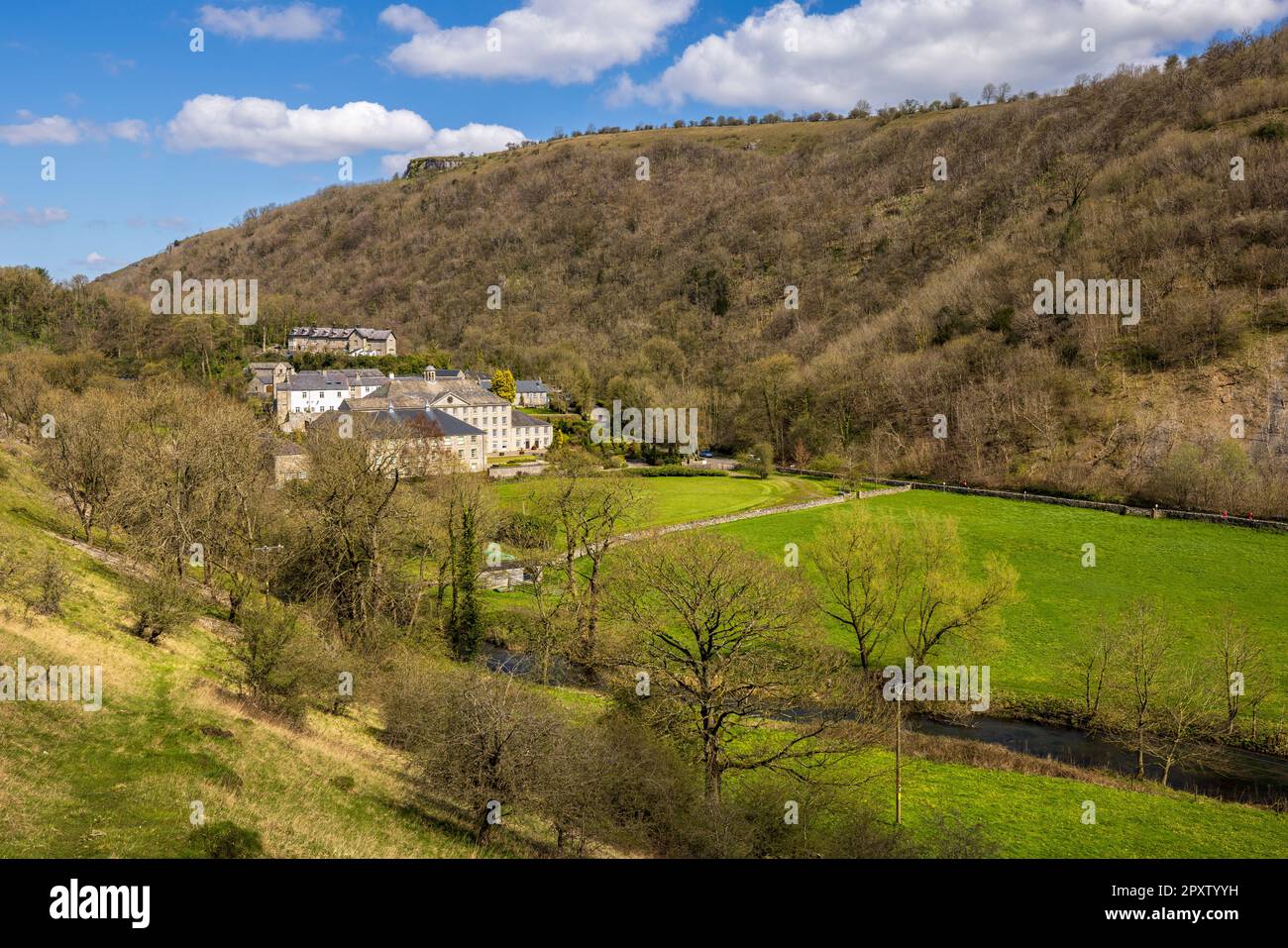 Arkwright's Cressbrook Mill from the Monsal Trail, Peak District National Park, Derbyshire, England Stockfoto