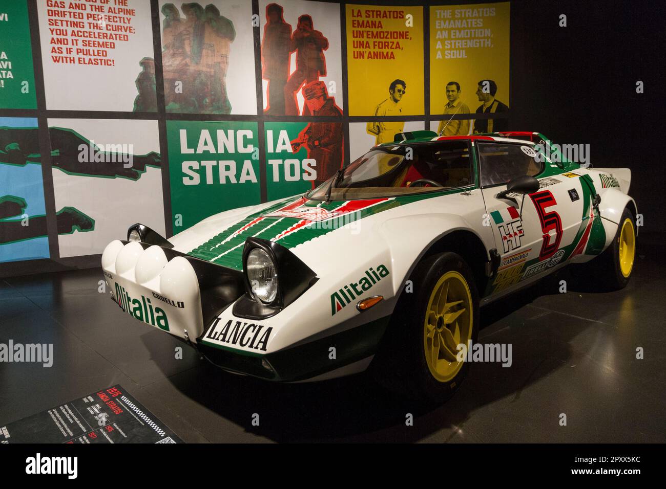 Lancia Stratos (1975). Ausstellung der alten Rallye-Autos „Goldenes Zeitalter der Rallye“ im MAUTO, Museo dell'Automobile von Turin, Italien. Stockfoto