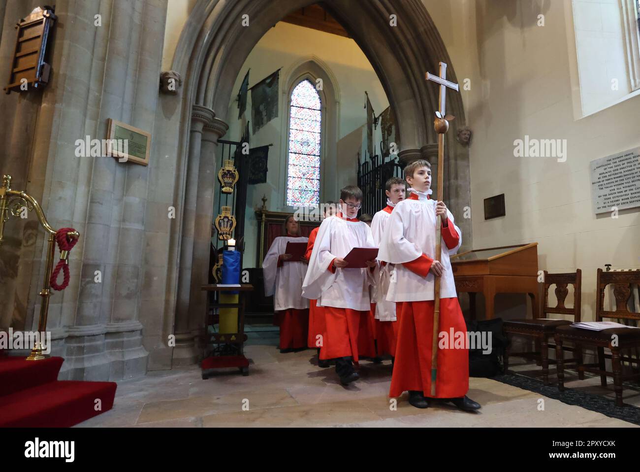 Der Chor der Kathedrale während des Gottesdienstes an Thanksgiving zur Vorbereitung der Krönung von König Karl III. In der St. Patrick's Cathedral, Armagh. Foto: Dienstag, 2. Mai 2023. Stockfoto