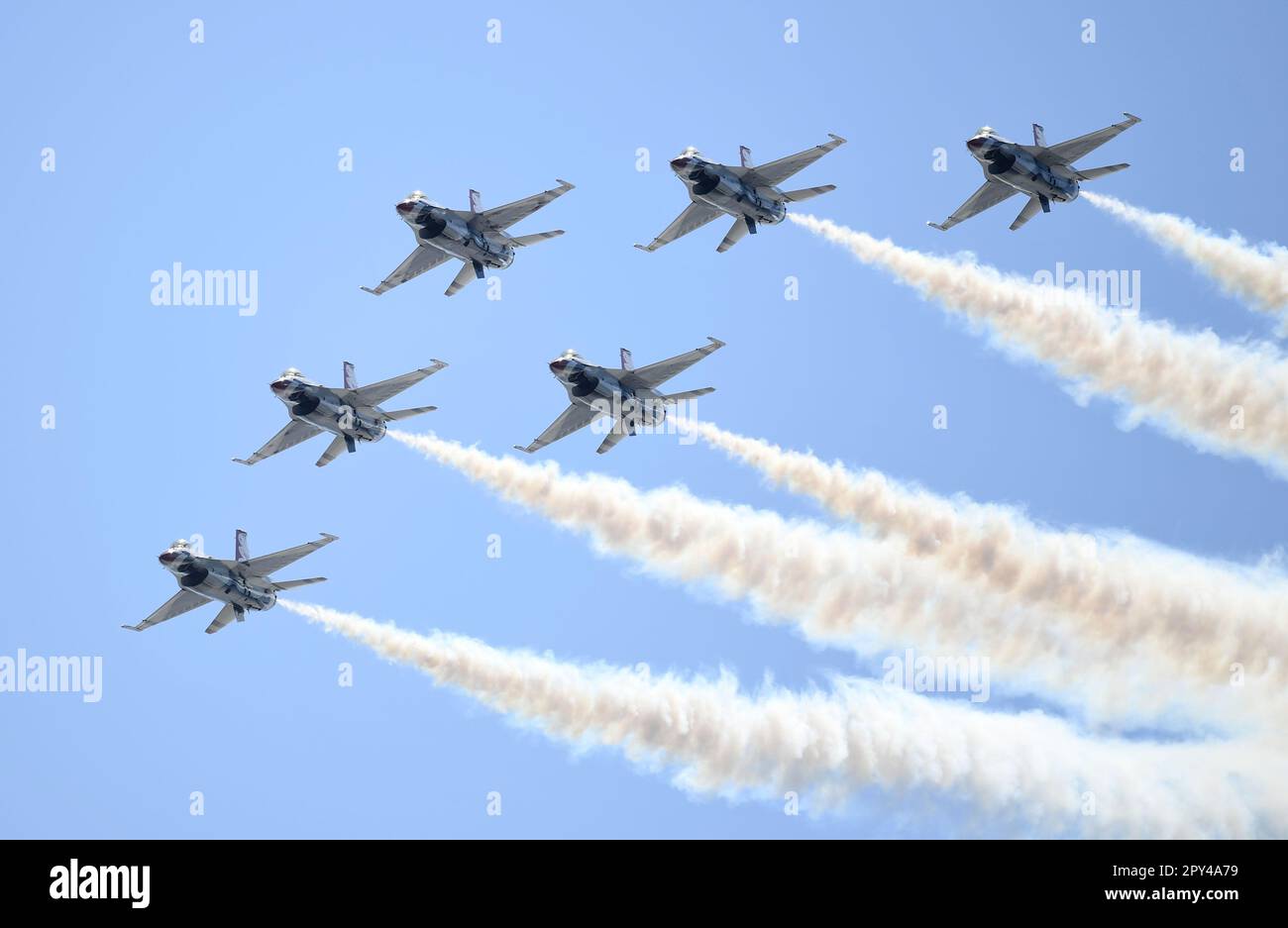 Die Thunderbirds treten während der Thunder over the Sound Air and