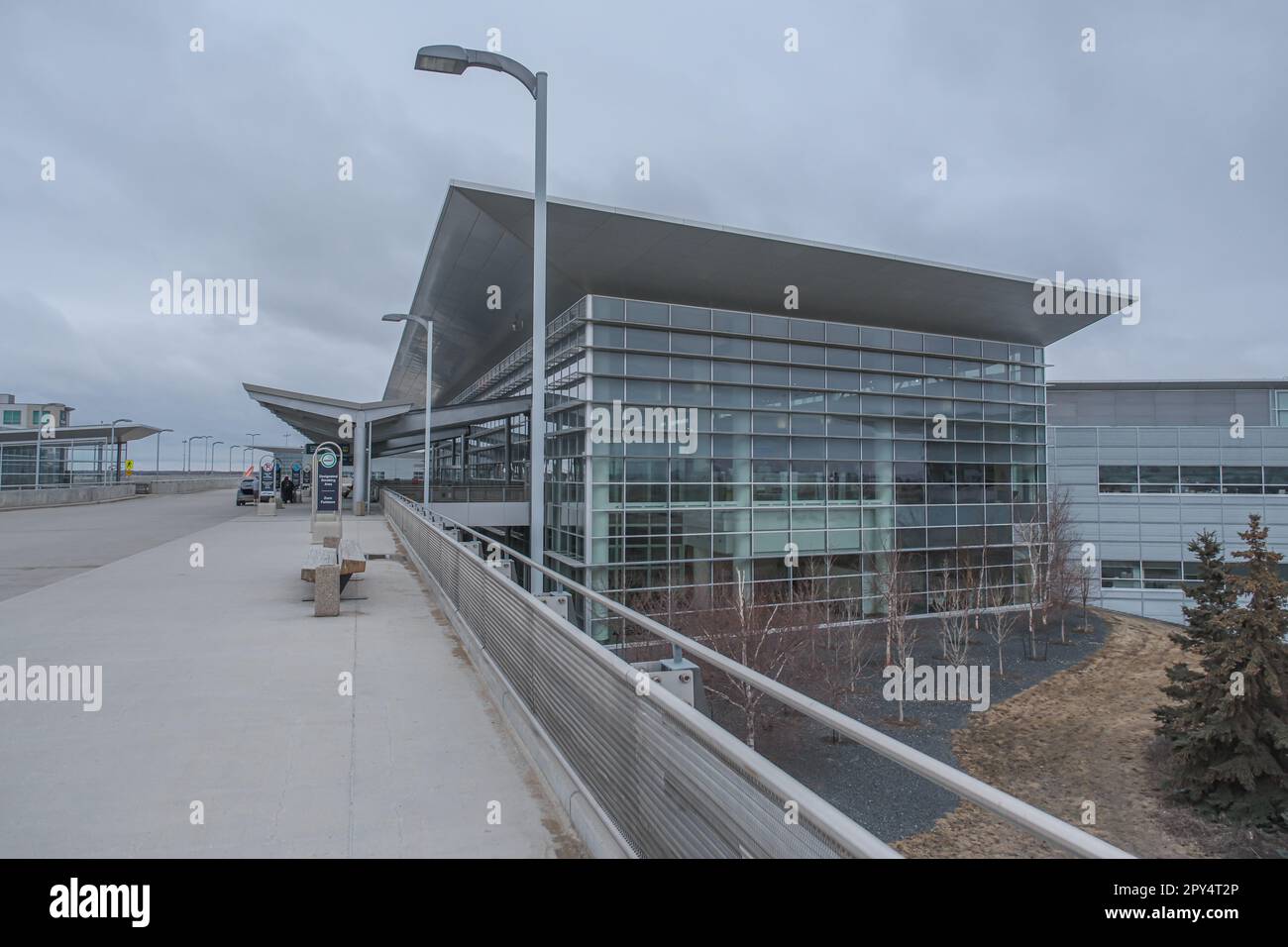 April 15 2023 - Winnipeg Manitoba Kanada - James Armstrong Richardson International Airport in Winnipeg Stockfoto