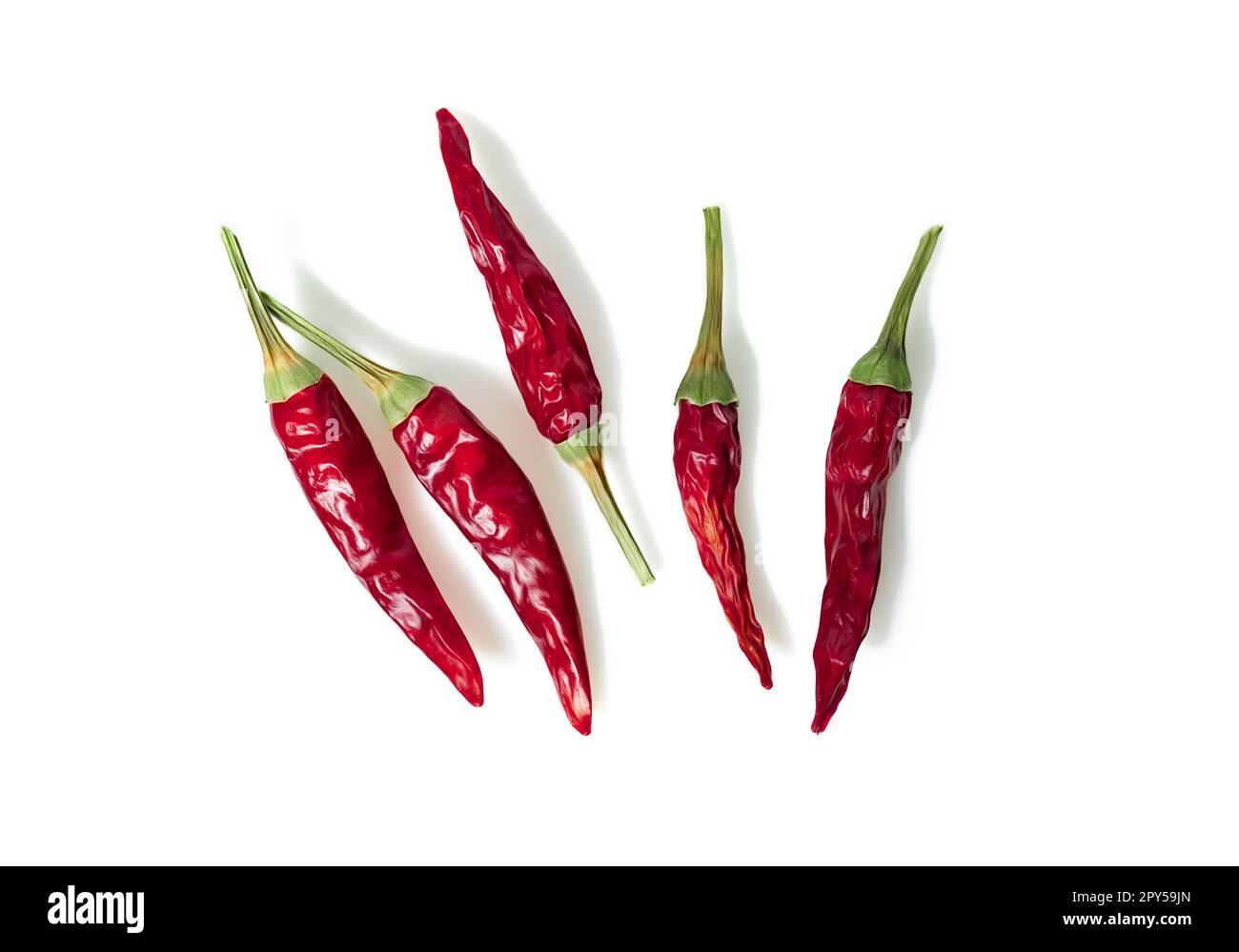 Rote Paprika oder Chili cayenne pfeffer auf weißem Hintergrund Ausschnitt isoliert Getrocknet Stockfoto