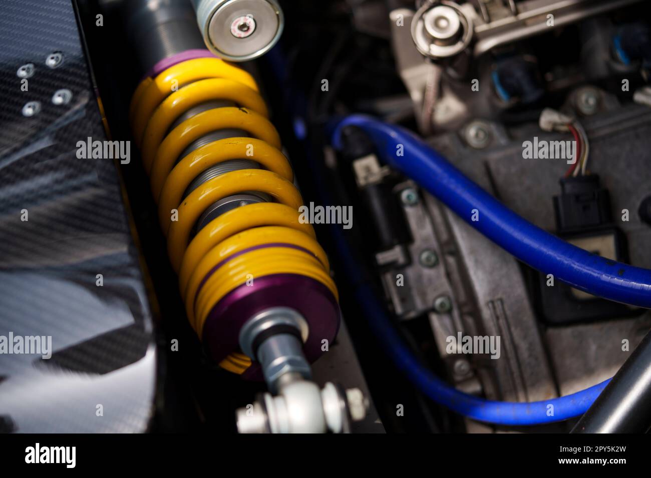 Motorrad-Stoßdämpfer mit Metallfedern Stockfotografie - Alamy