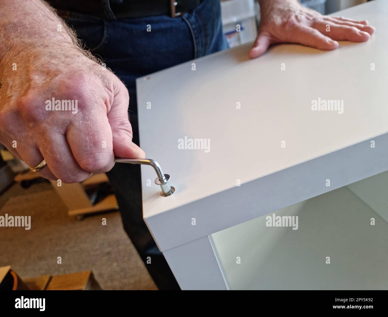 Zusammenschrauben -Fotos und -Bildmaterial in hoher Auflösung – Alamy