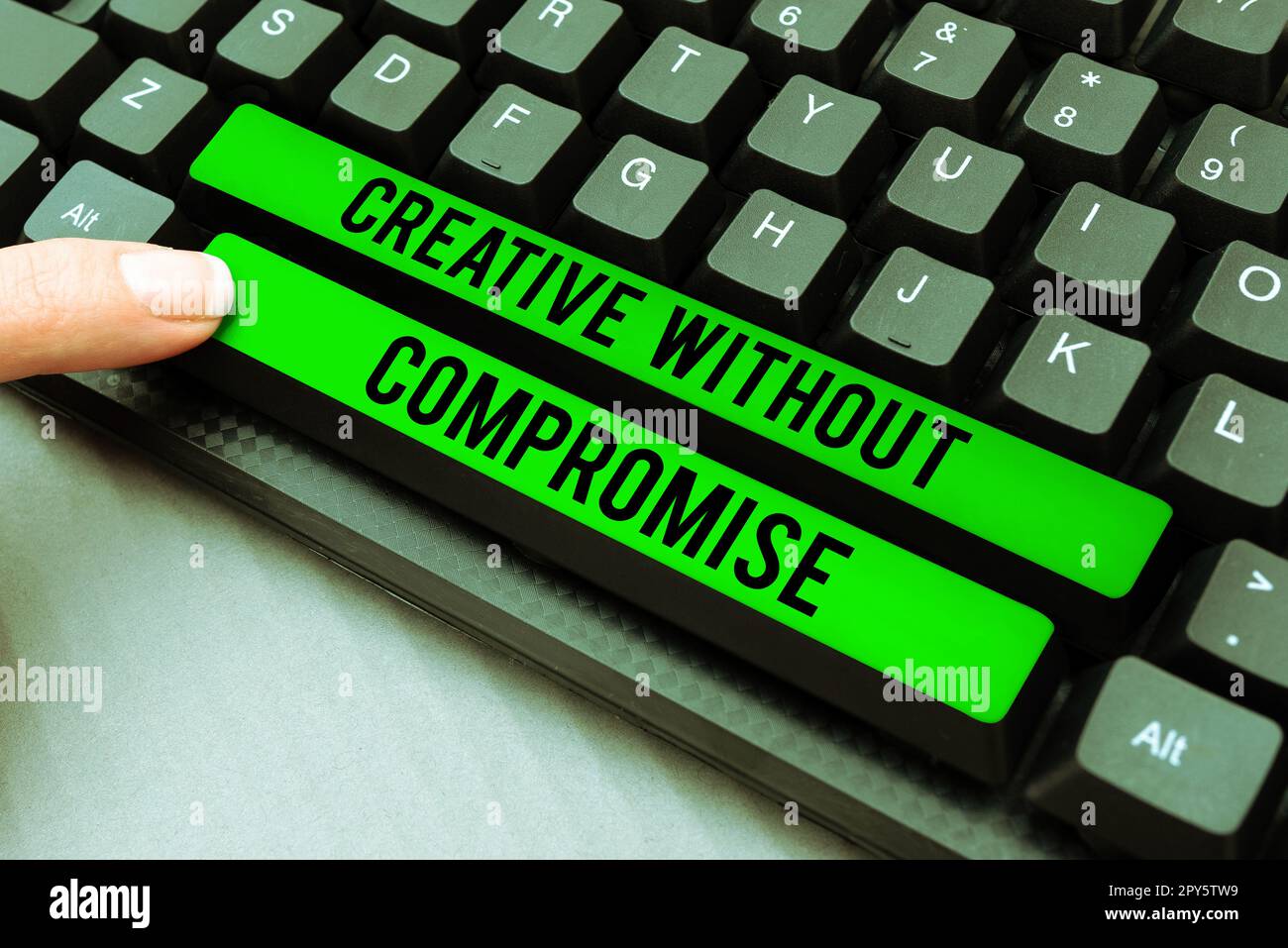 Konzeptionelle Beschriftung Kreativ ohne Kompromisse. Internet-Konzeptionsprozess der gezielten Erzeugung visueller Bilder Stockfoto