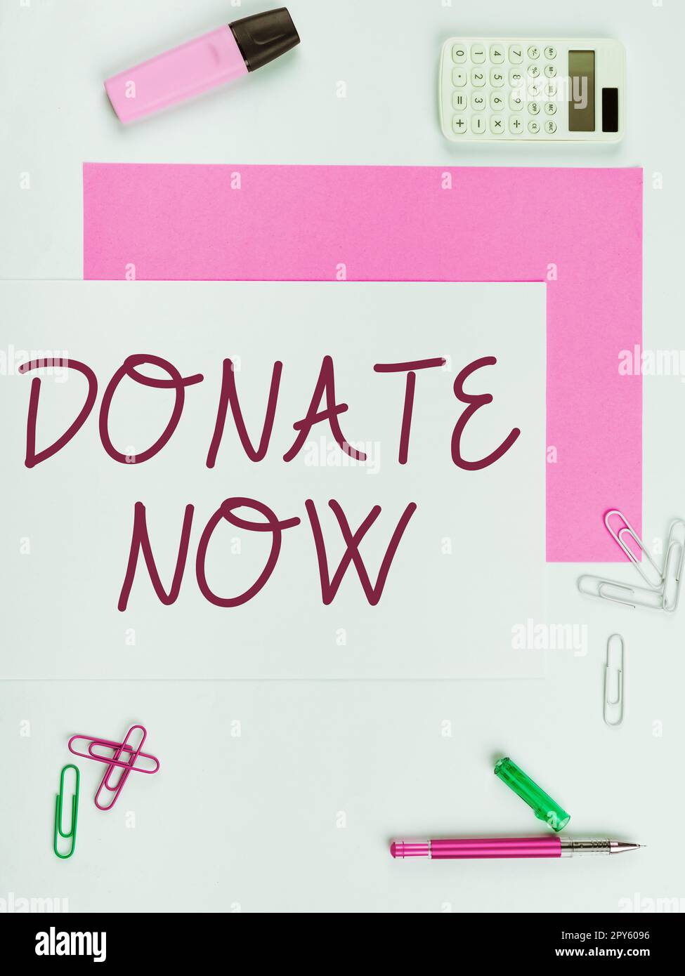 Konzeptionelle Anzeige Jetzt spenden. Geschäftsausstellung, um einer Wohltätigkeitsorganisation oder einem anderen Zweck etwas wie Geld oder Waren zu spenden Stockfoto