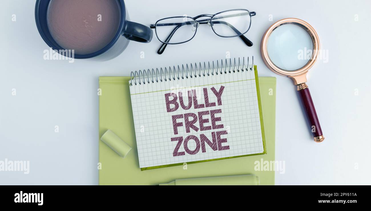 Inspiration mit dem Schild „Bully Free Zone“. Geschäftsidee respektvoll gegenüber anderen Mobbing ist hier nicht erlaubt Stockfoto