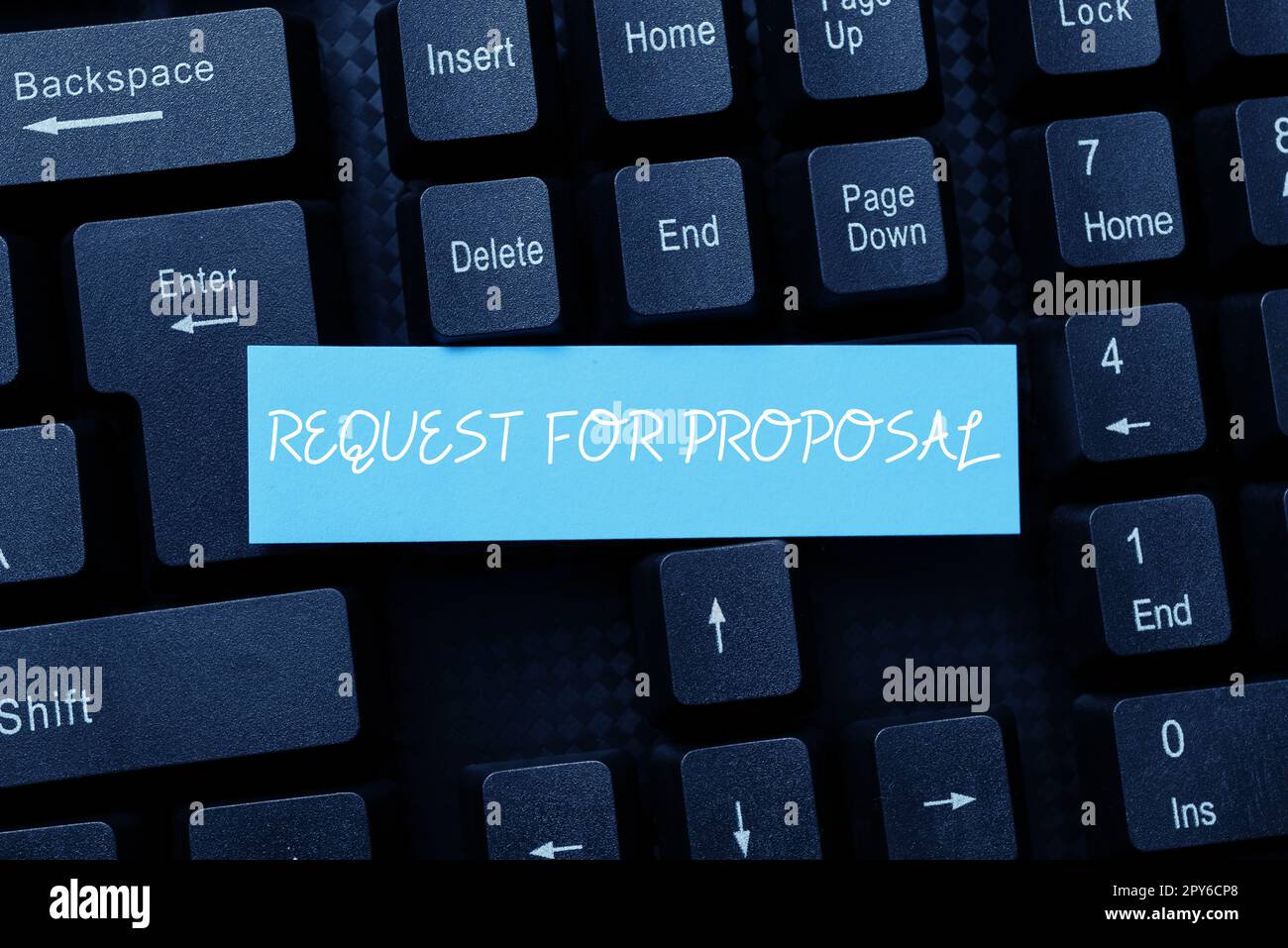 Handschriftlicher Text „Request for Proposal“ (Angebotsanfrage Das Dokument für Geschäftsideen enthält einen Ausschreibungsprozess nach Agentur oder Unternehmen Stockfoto